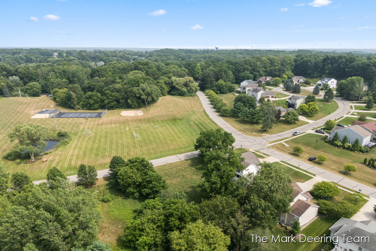 3127 Royal Hannah Drive NE Rockford MI 49341