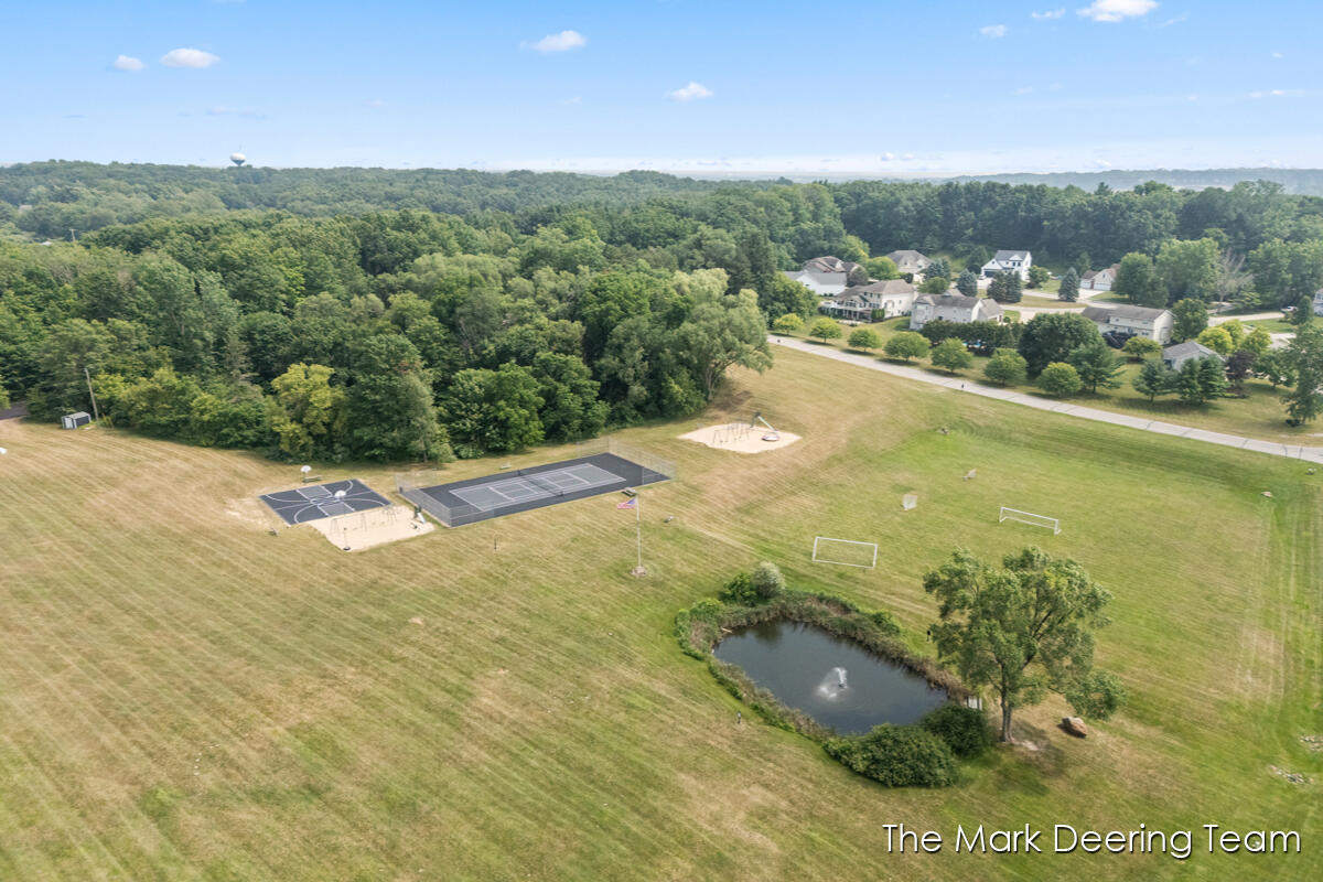 3127 Royal Hannah Drive NE Rockford MI 49341
