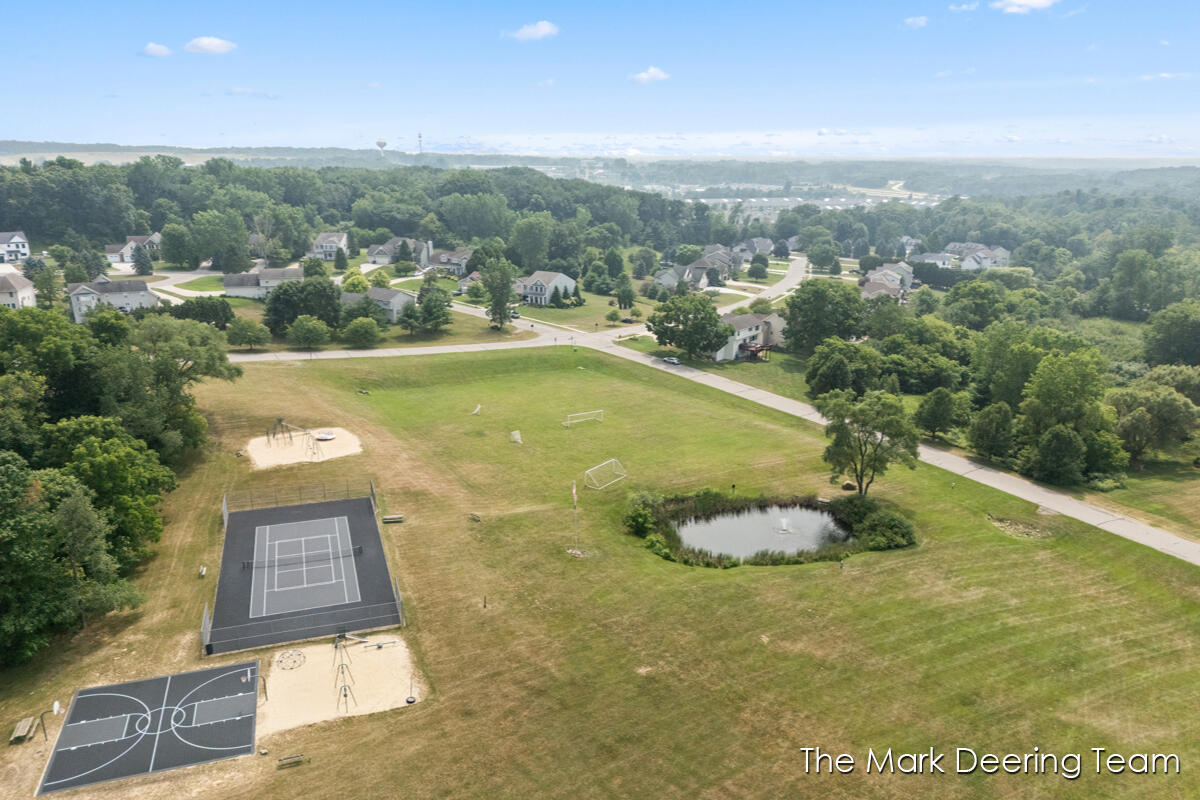 3127 Royal Hannah Drive NE Rockford MI 49341