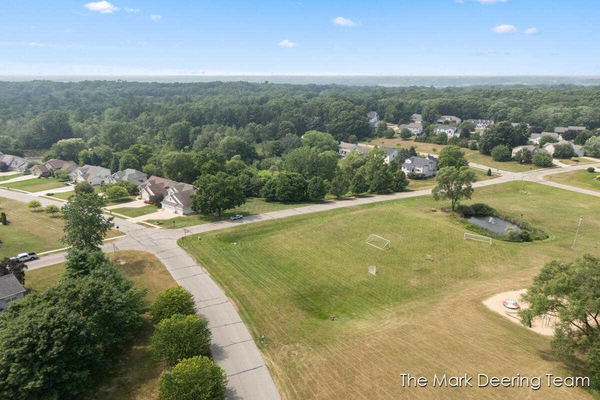 3127 Royal Hannah Drive NE Rockford MI 49341