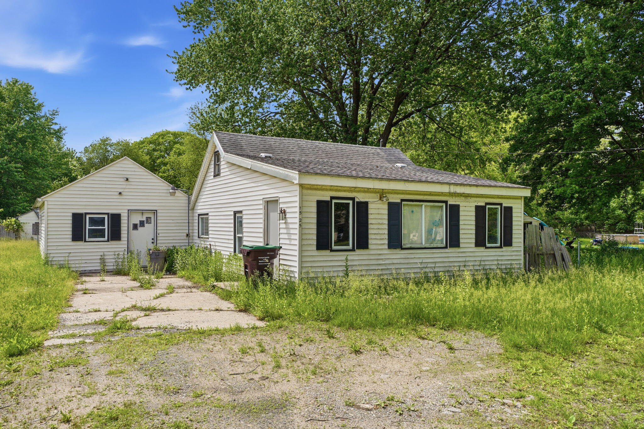 1525 S Dangl Road Muskegon MI 49442
