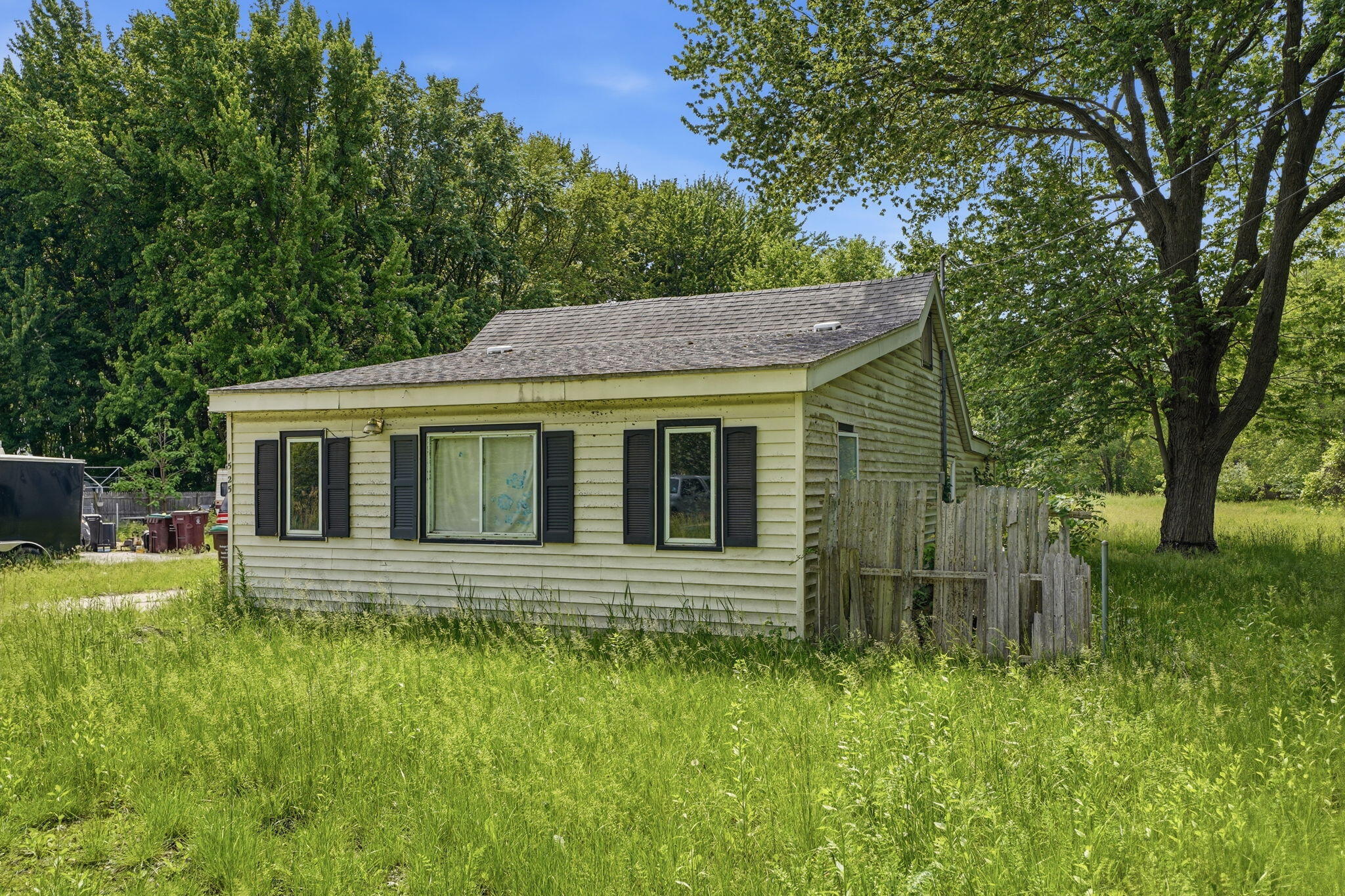 1525 S Dangl Road Muskegon MI 49442