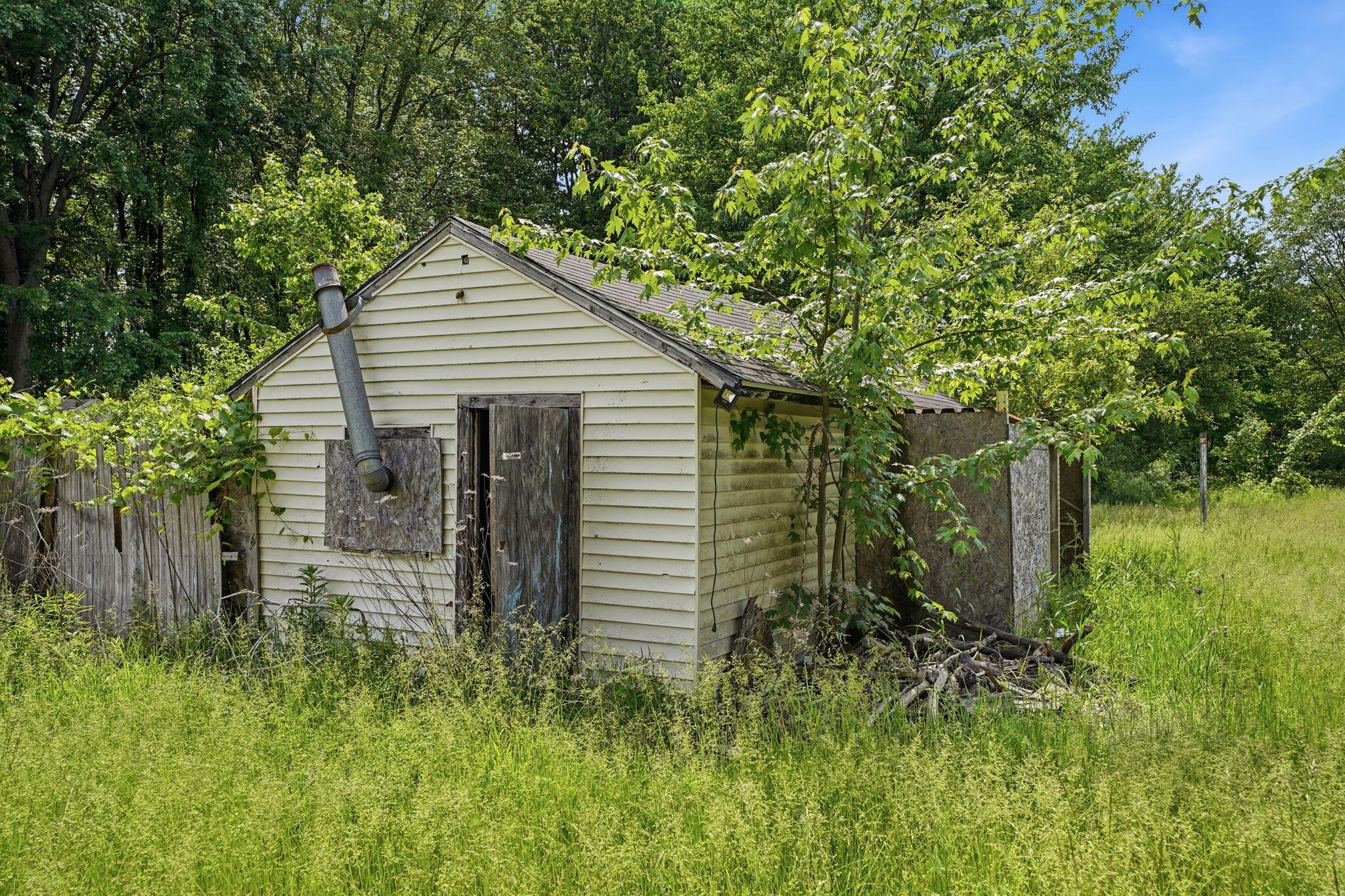 1525 S Dangl Road Muskegon MI 49442