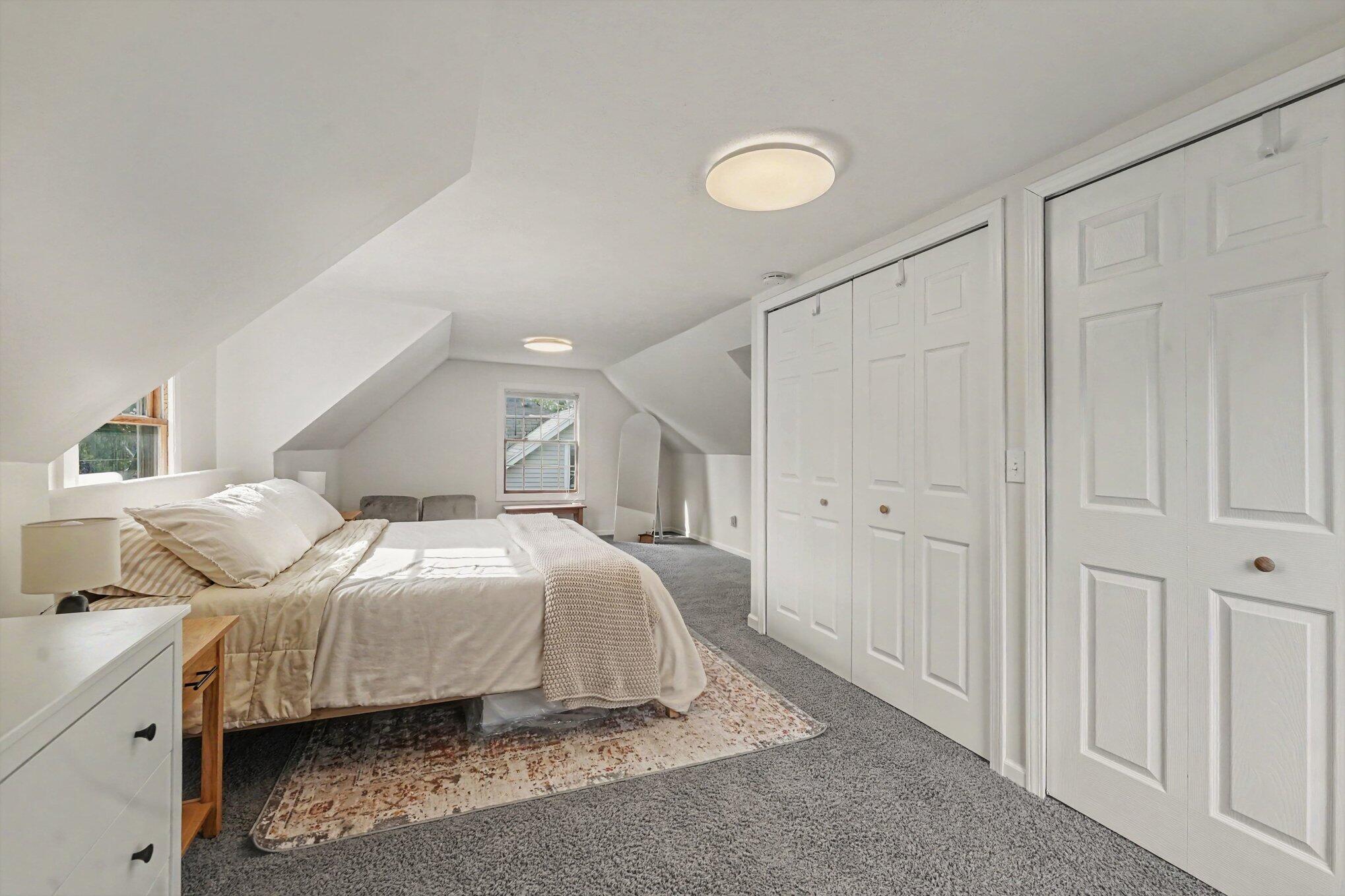 1355 Valley NW Grand Rapids MI 49504