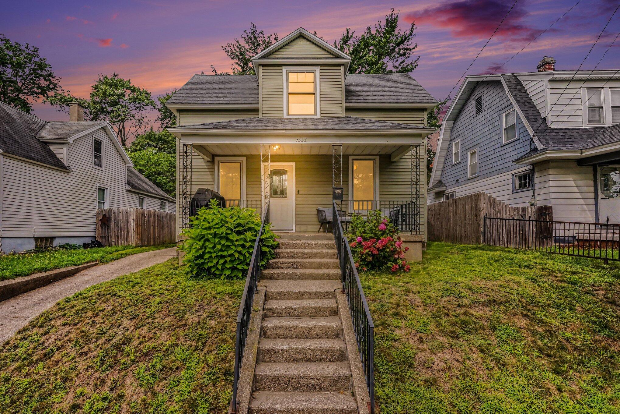 1355 Valley NW Grand Rapids MI 49504