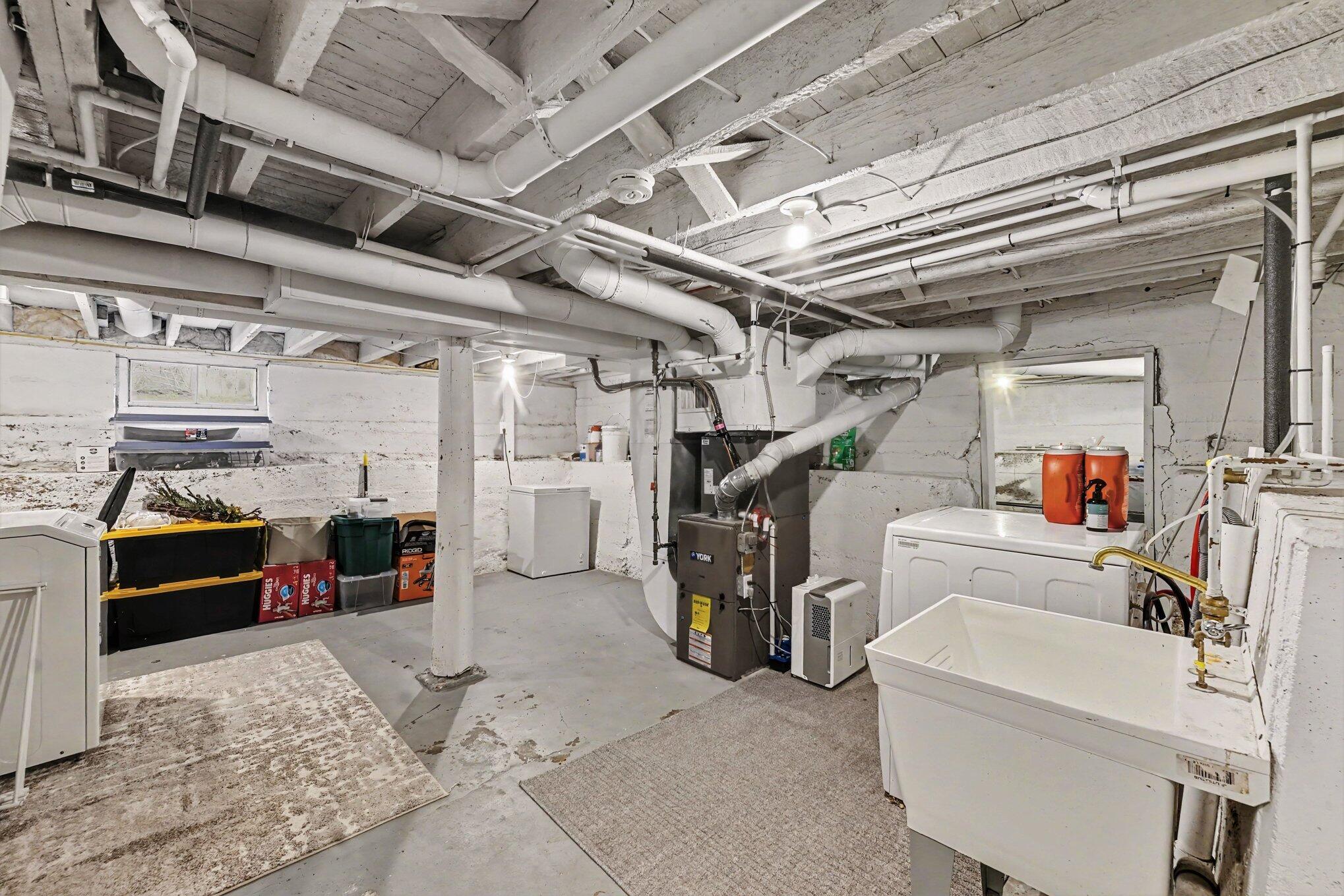1355 Valley NW Grand Rapids MI 49504