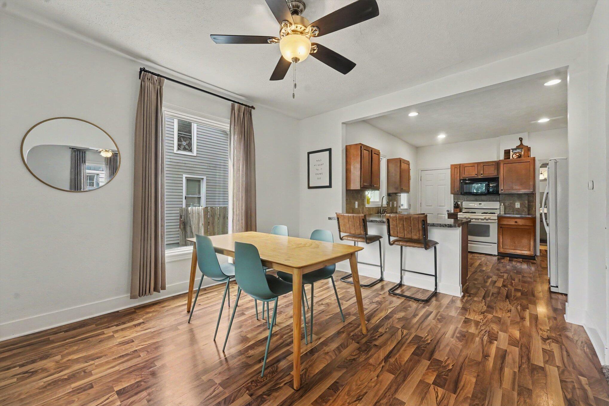 1355 Valley NW Grand Rapids MI 49504