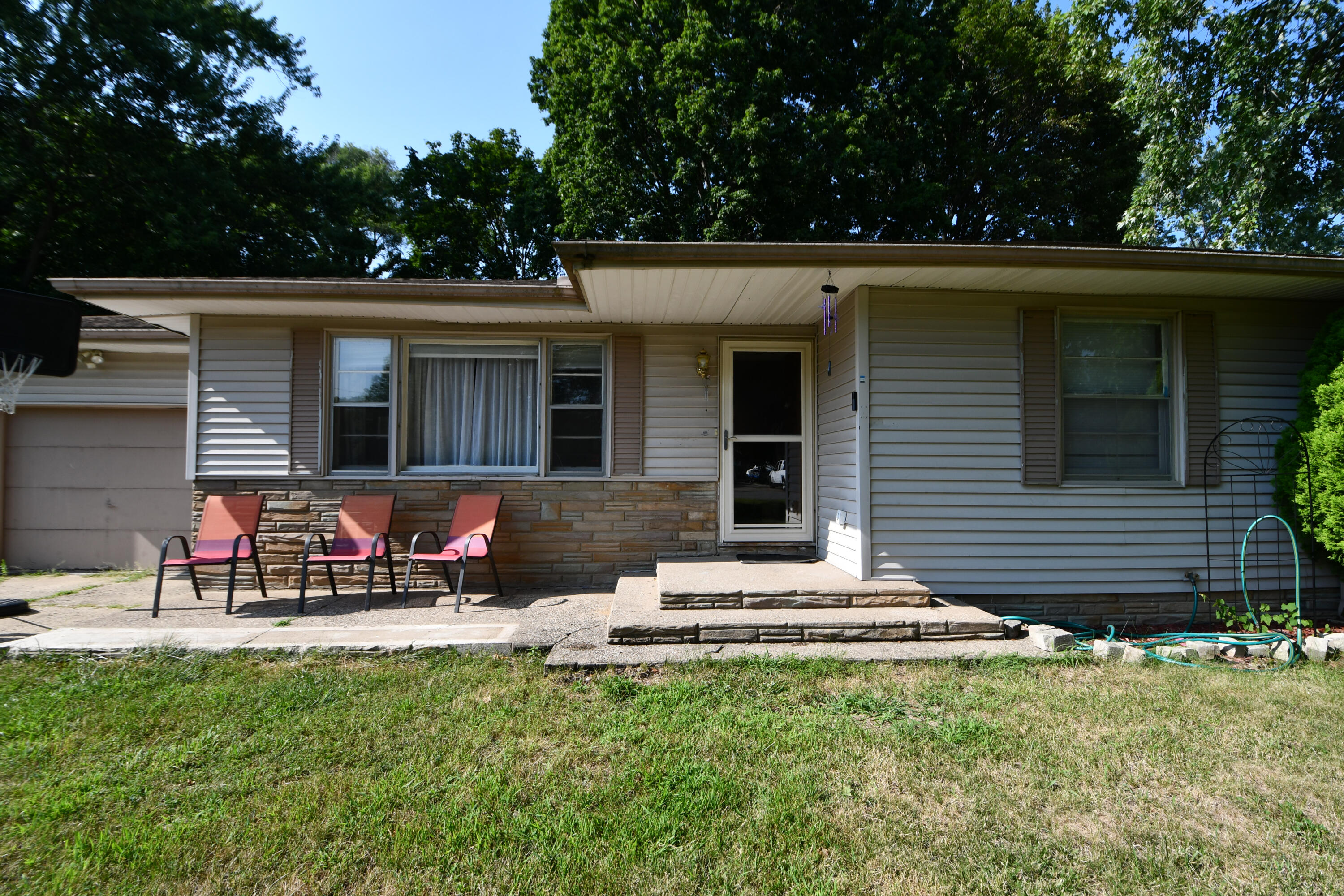 233 Hunter Drive Benton Harbor MI 49022