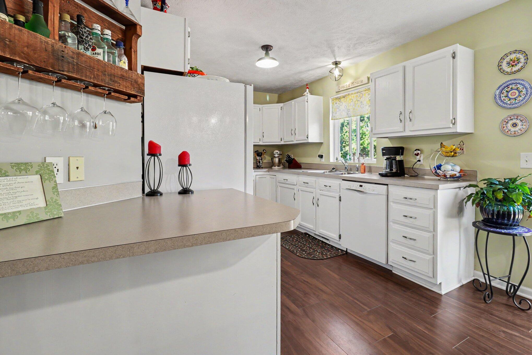 3910 Avery Drive NW Grand Rapids MI 49534