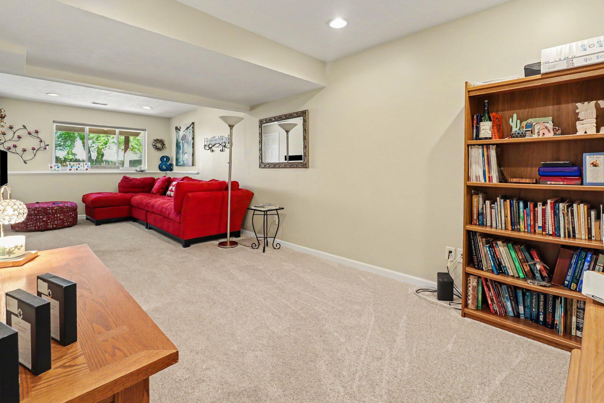 3910 Avery Drive NW Grand Rapids MI 49534