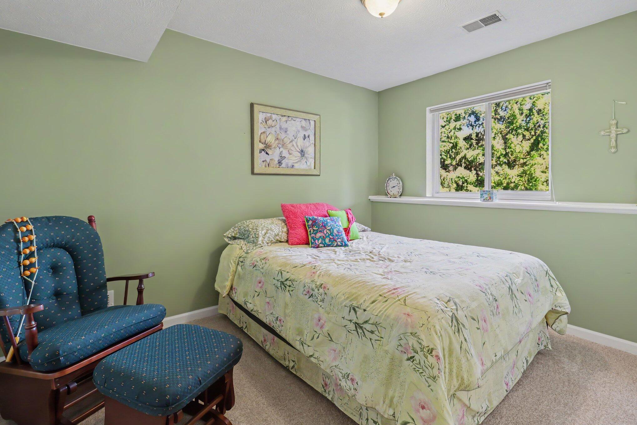 3910 Avery Drive NW Grand Rapids MI 49534