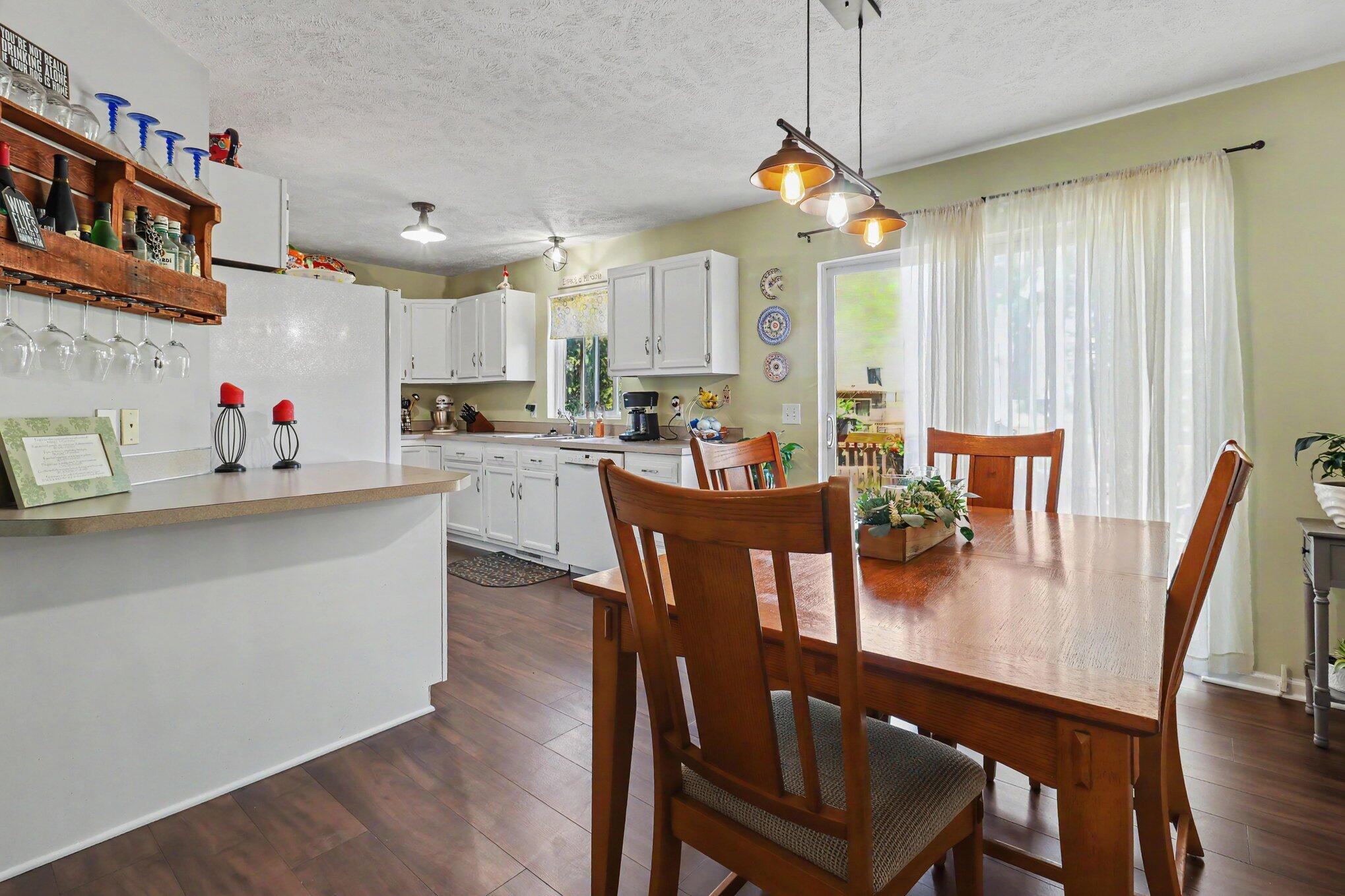 3910 Avery Drive NW Grand Rapids MI 49534