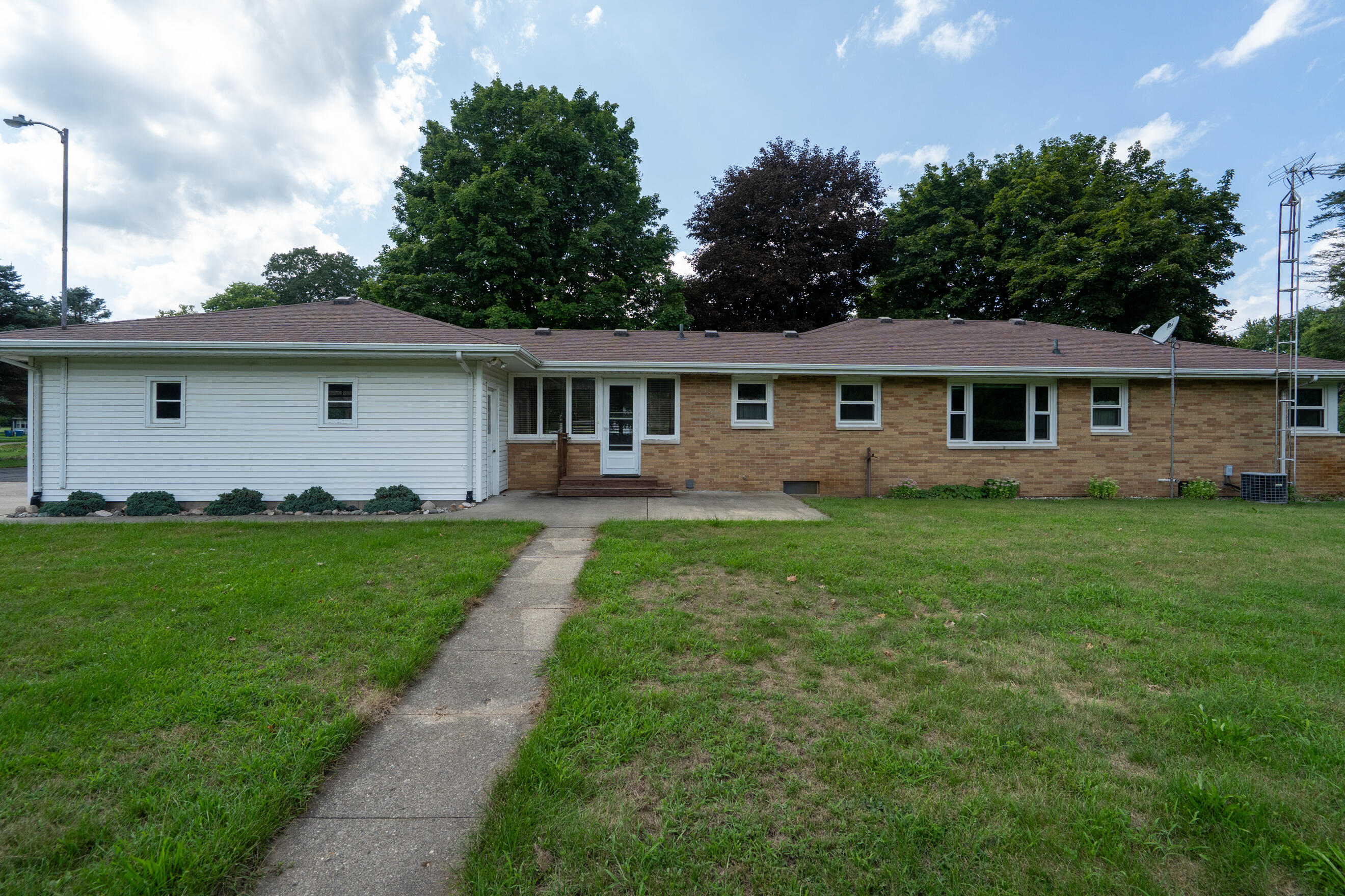 9072 Douglas Avenue Kalamazoo MI 49009