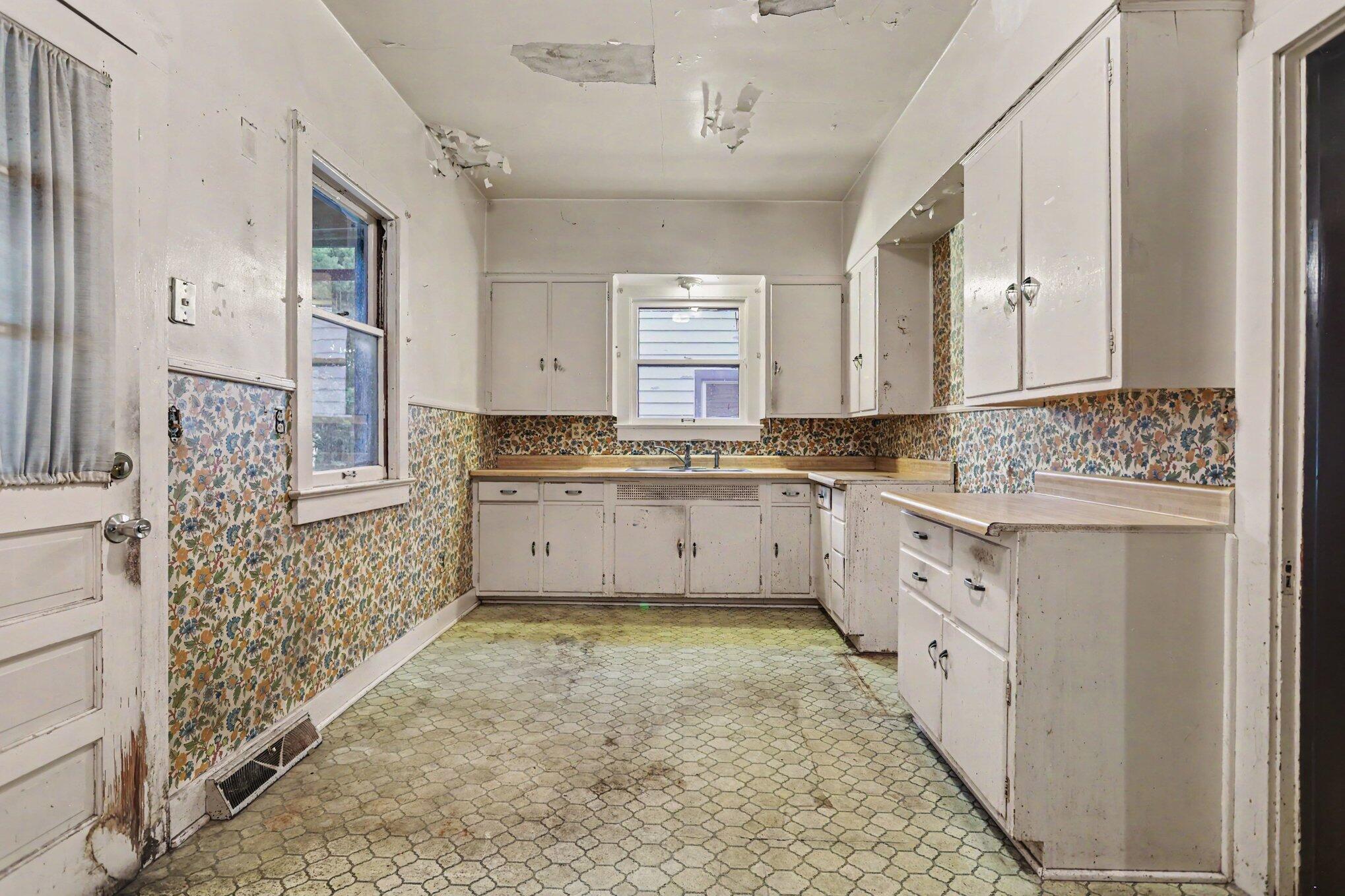 709 Egleston Avenue Kalamazoo MI 49001