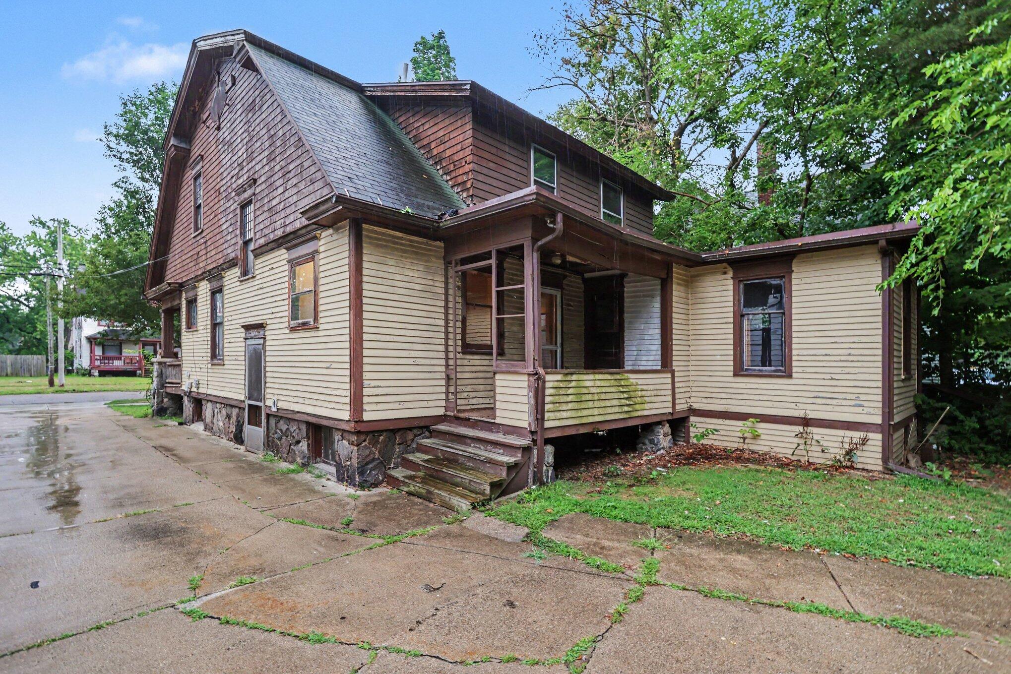 709 Egleston Avenue Kalamazoo MI 49001