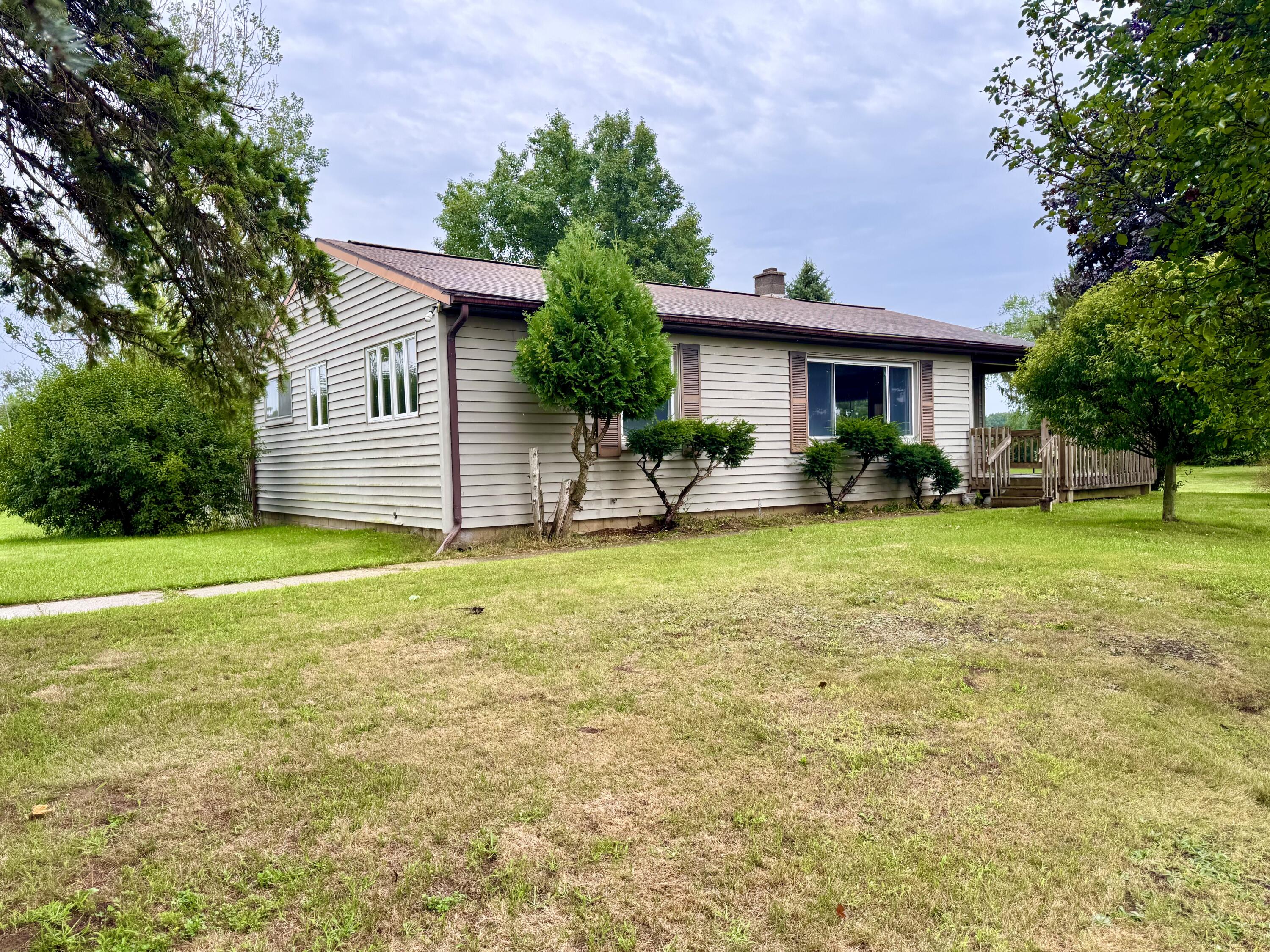 6352 Gavin Lake Avenue NE Rockford MI 49341
