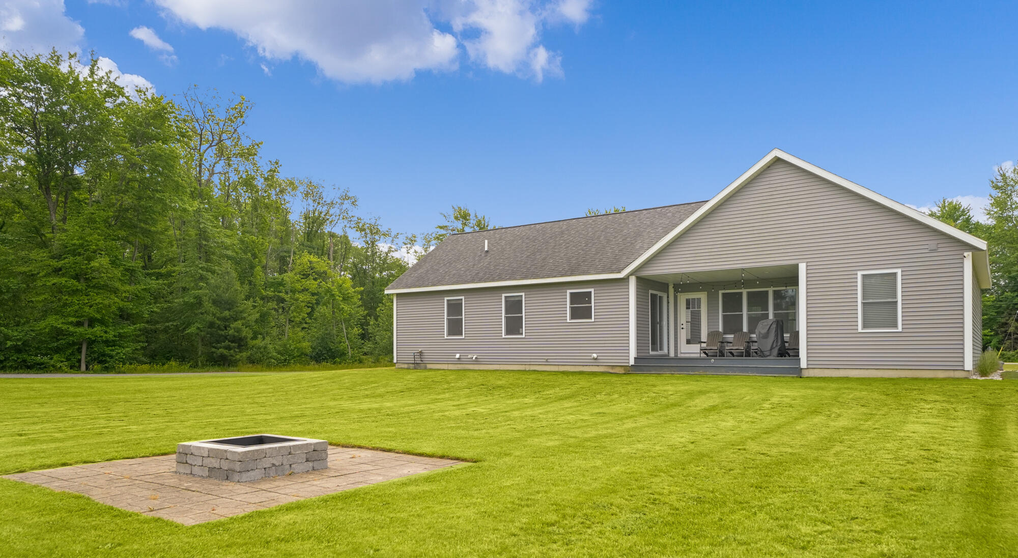 11839 Fillmore Street West Olive MI 49460