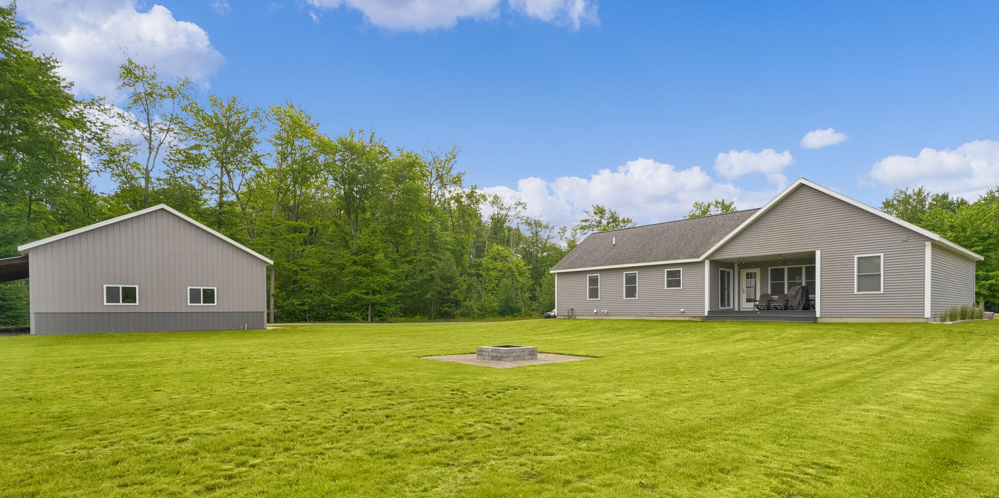 11839 Fillmore Street West Olive MI 49460