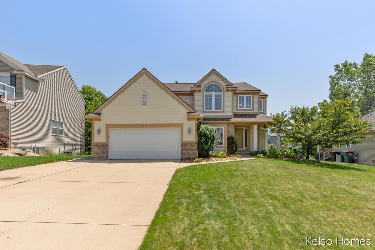 2222 Beatrice Drive NE Grand Rapids MI 49505
