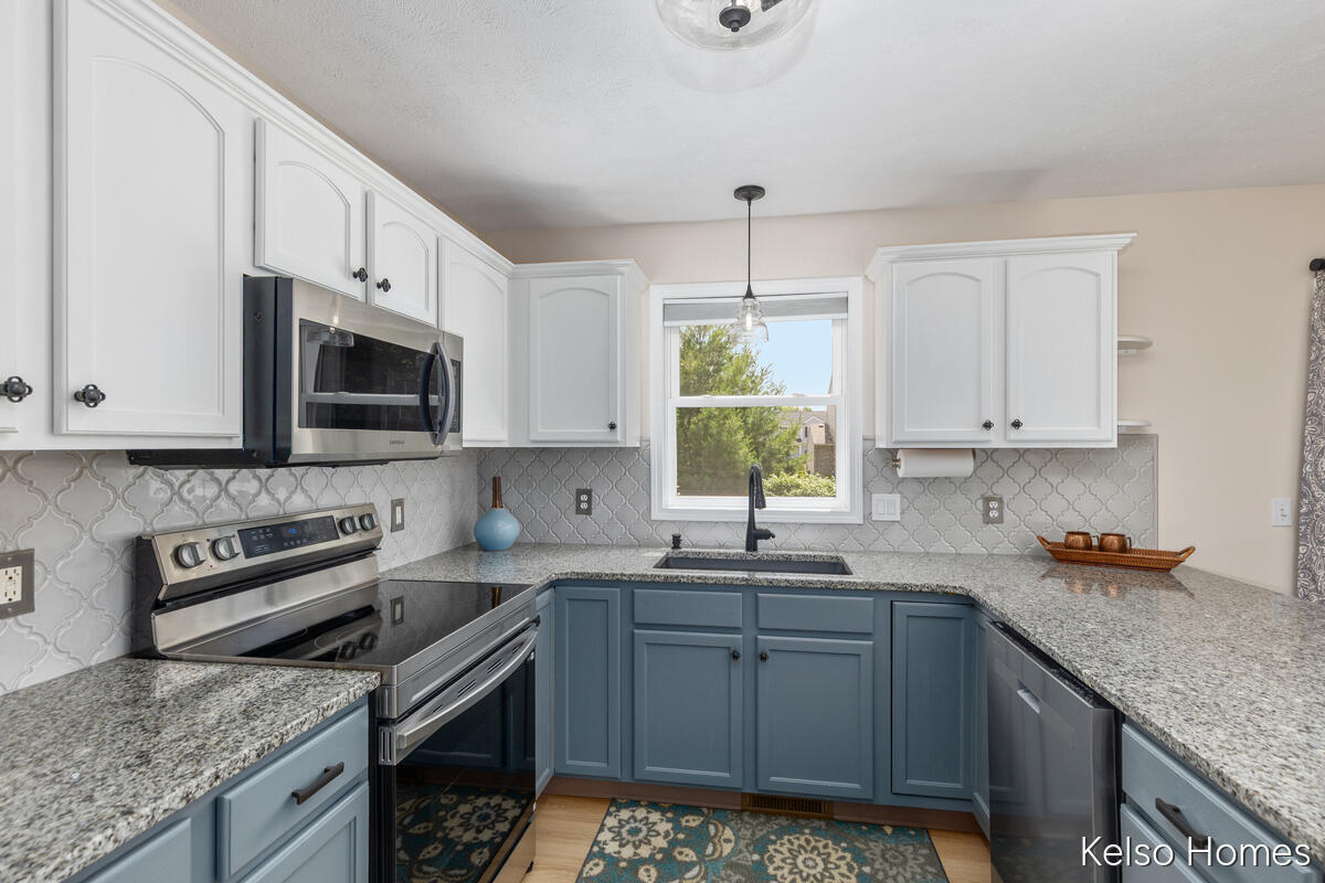 2222 Beatrice Drive NE Grand Rapids MI 49505