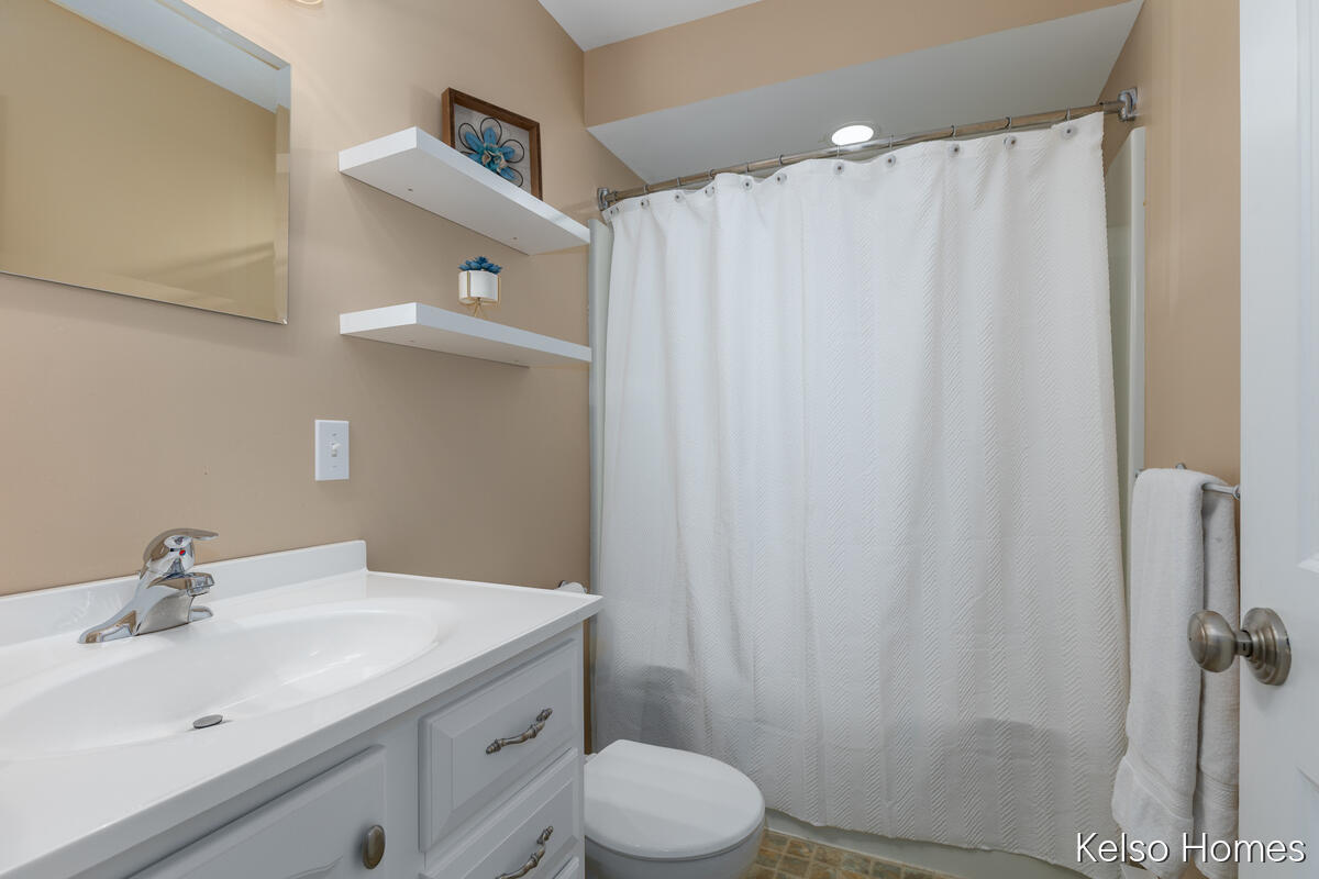 2222 Beatrice Drive NE Grand Rapids MI 49505