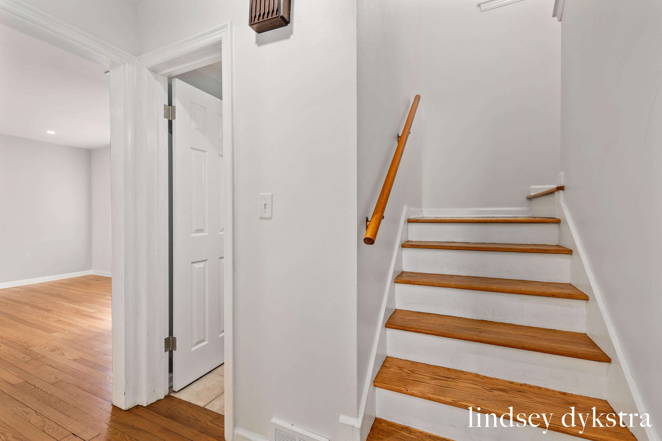 1842 Diamond Avenue NE Grand Rapids MI 49505