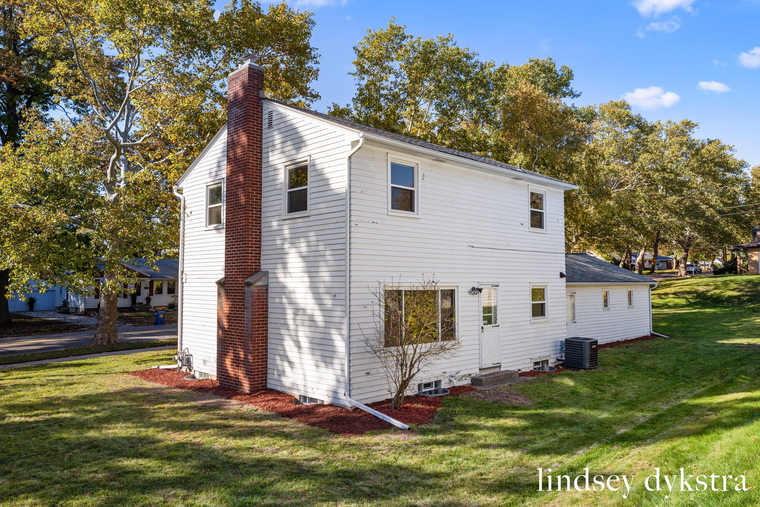 1842 Diamond Avenue NE Grand Rapids MI 49505