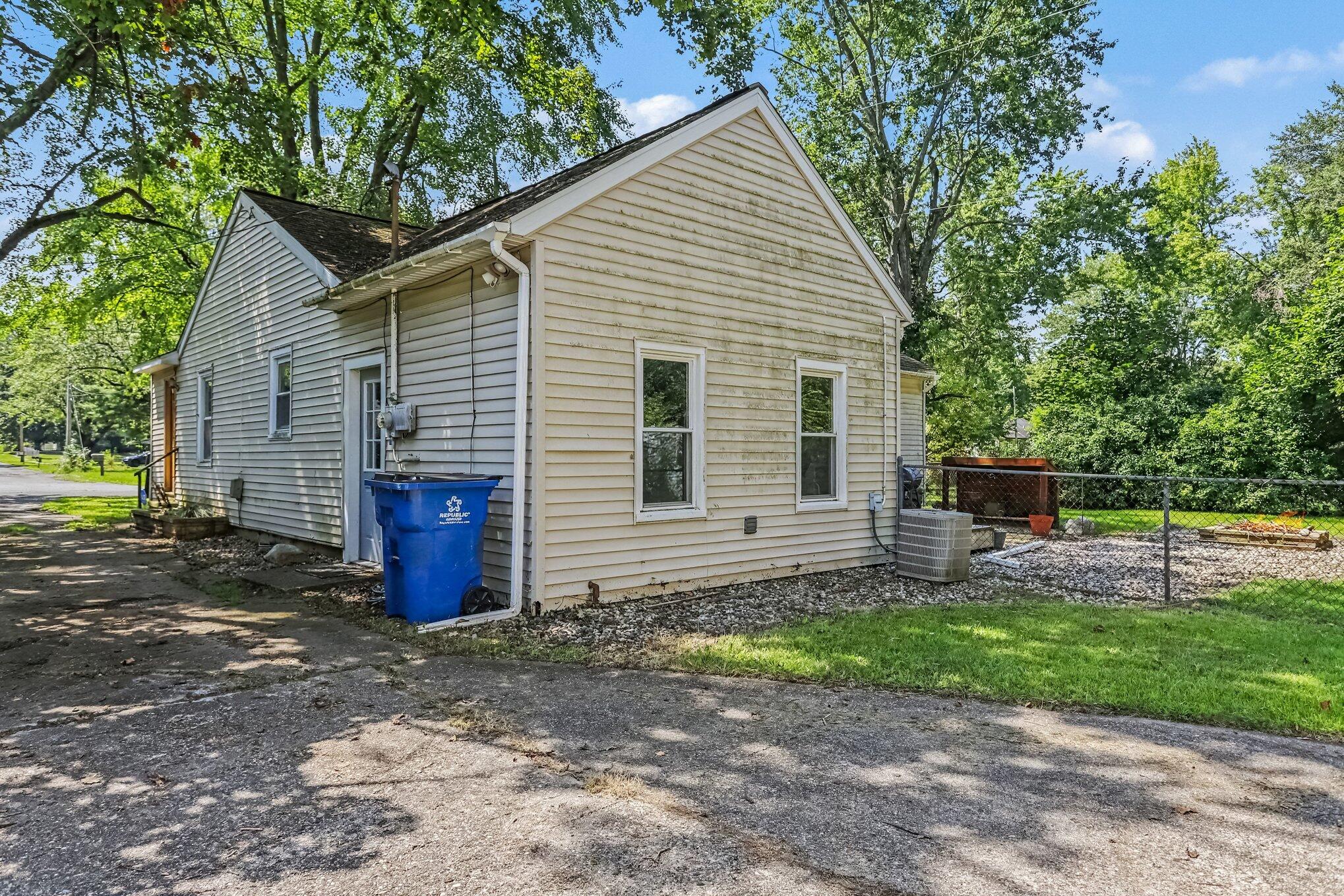 1711 Colby Avenue Kalamazoo MI 49004