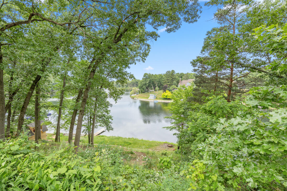 2647 Manitoba Court NE Grand Rapids MI 49525