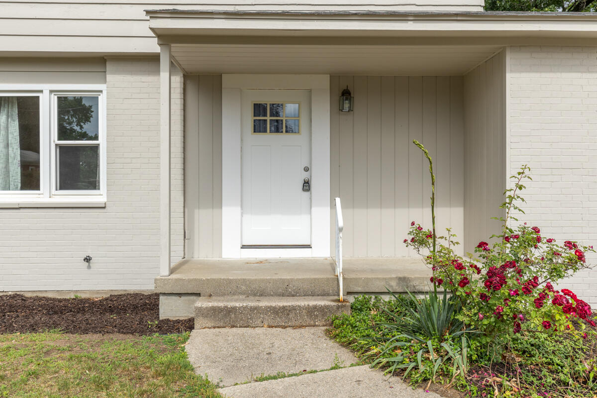 2647 Manitoba Court NE Grand Rapids MI 49525