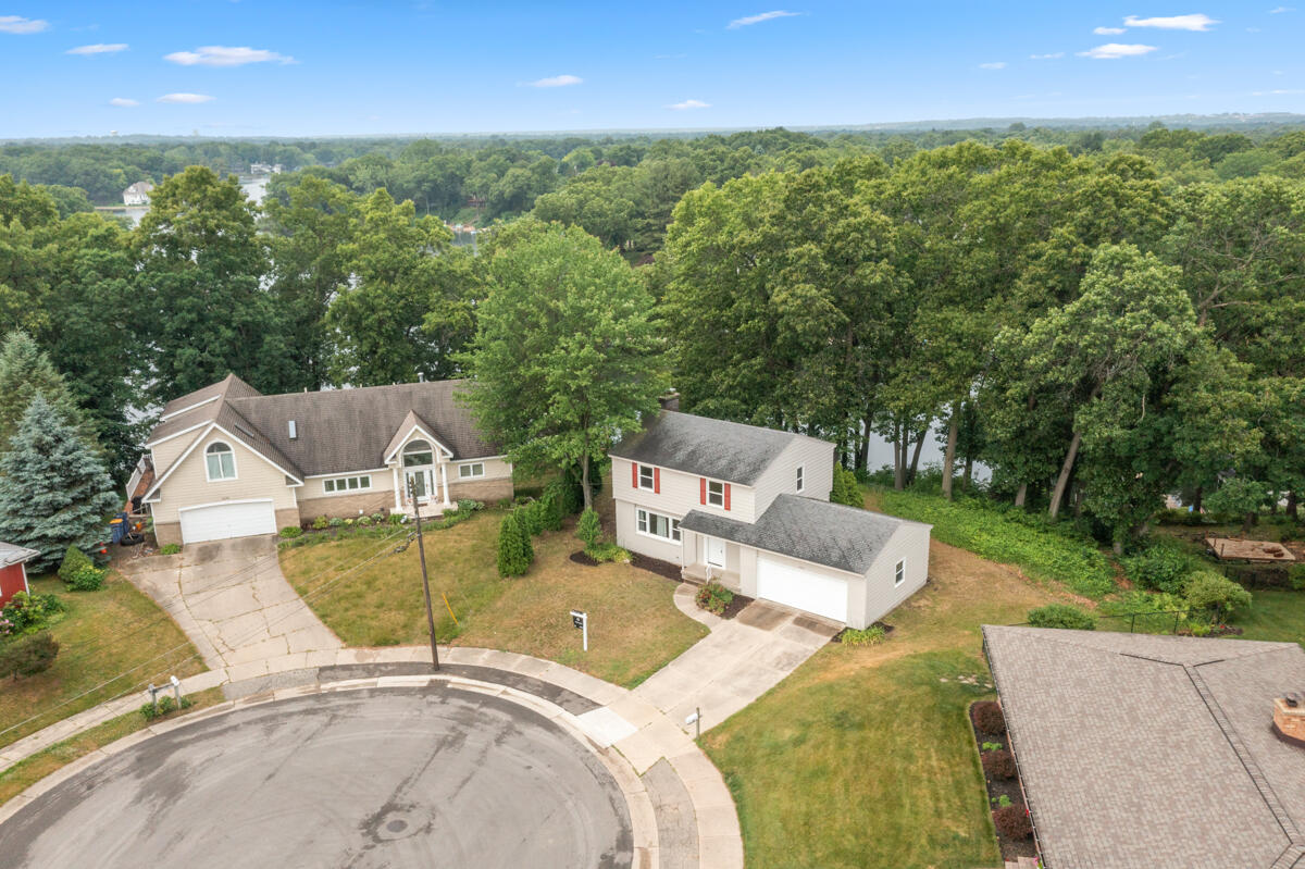 2647 Manitoba Court NE Grand Rapids MI 49525