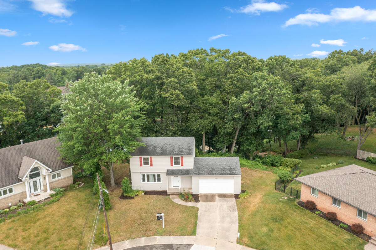 2647 Manitoba Court NE Grand Rapids MI 49525