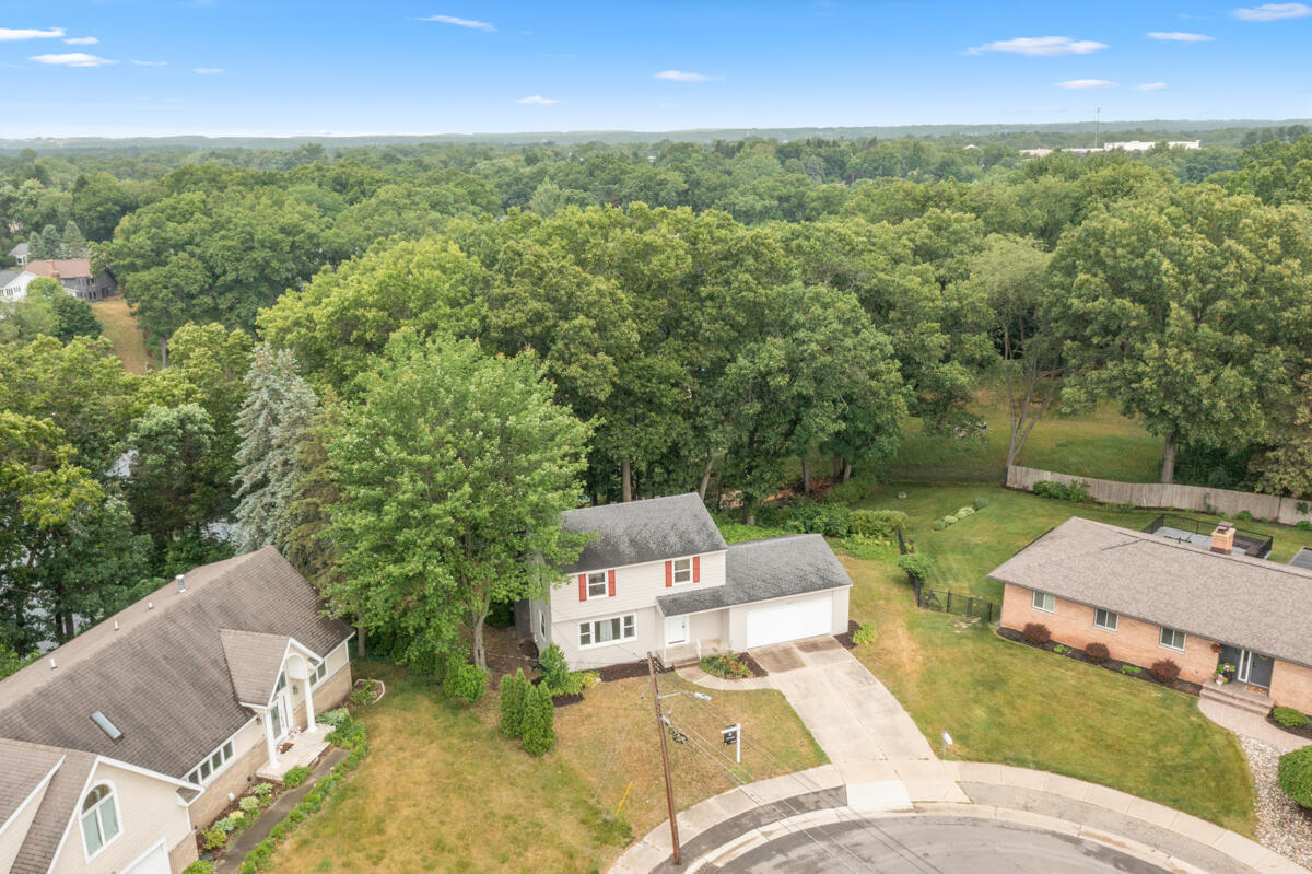 2647 Manitoba Court NE Grand Rapids MI 49525