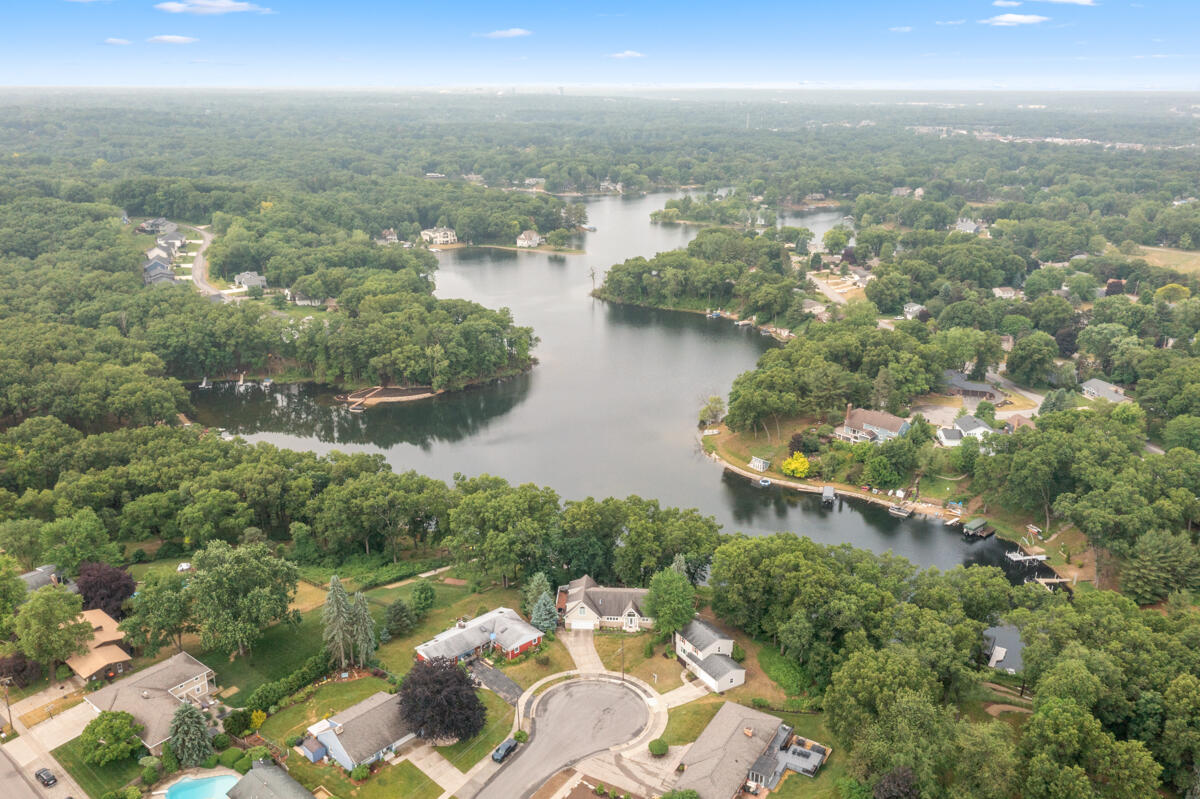 2647 Manitoba Court NE Grand Rapids MI 49525