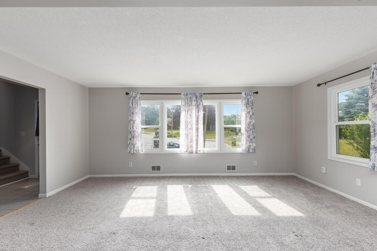 2647 Manitoba Court NE Grand Rapids MI 49525