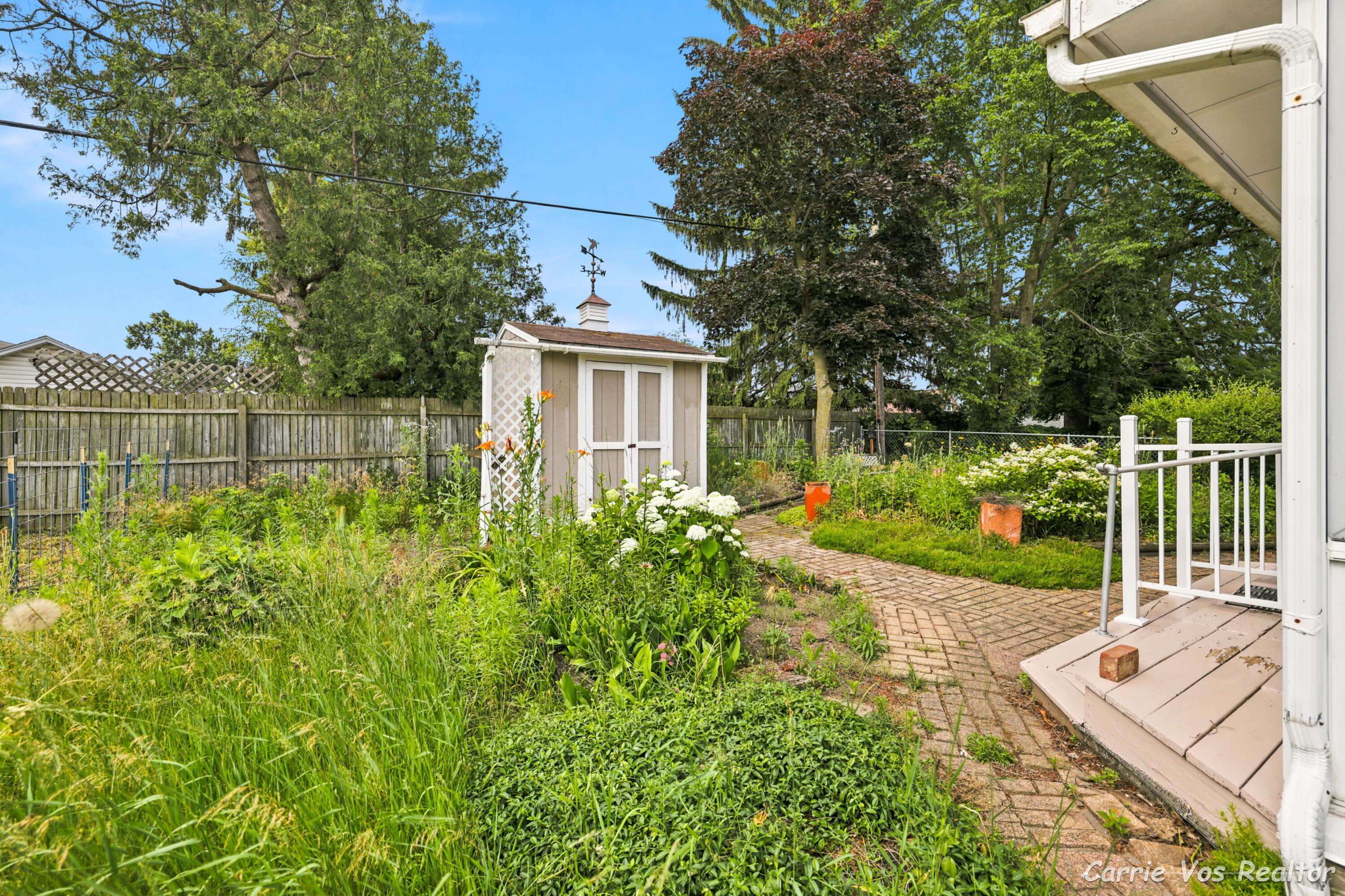 736 Halena Street NE Grand Rapids MI 49505
