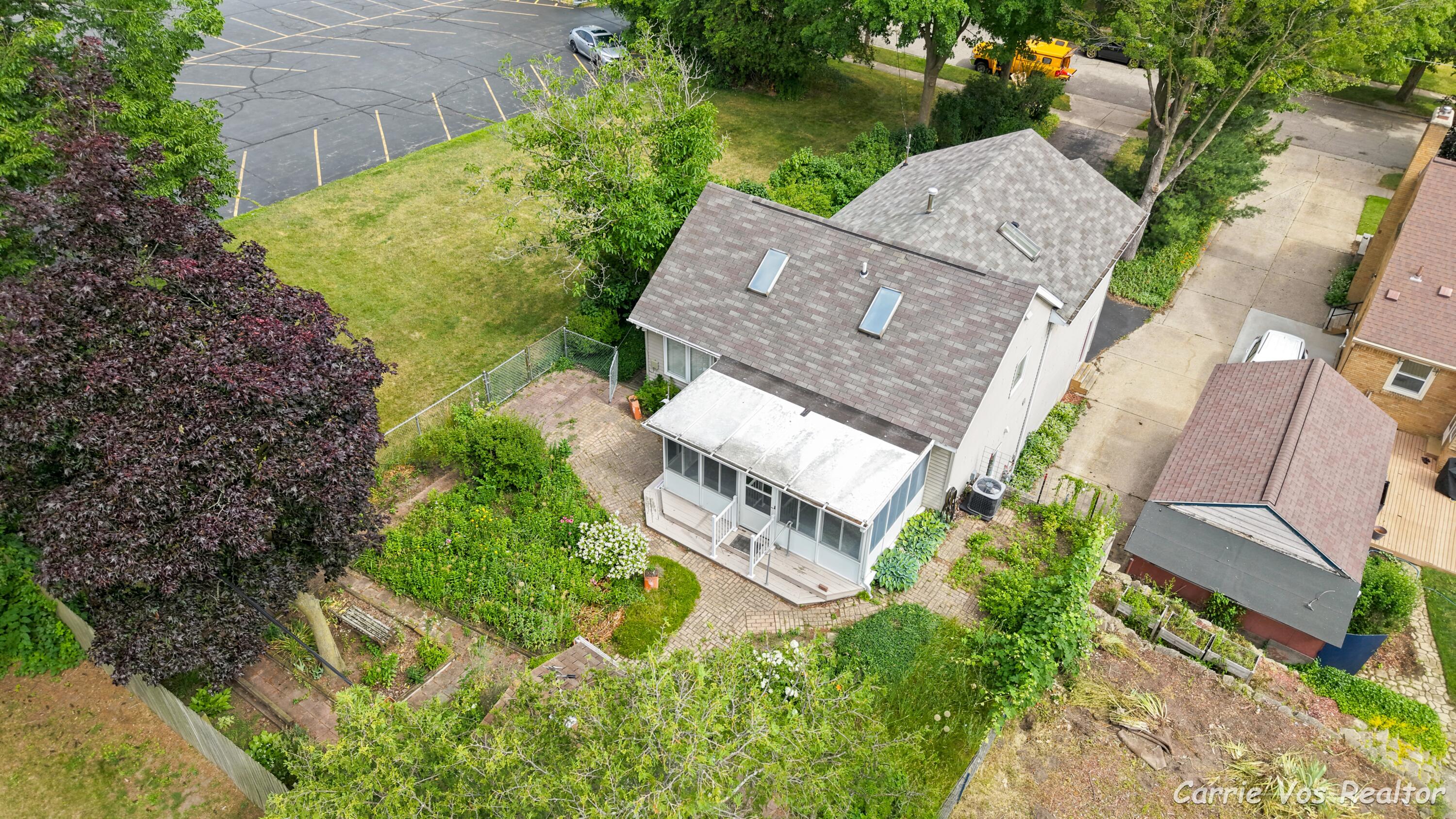 736 Halena Street NE Grand Rapids MI 49505