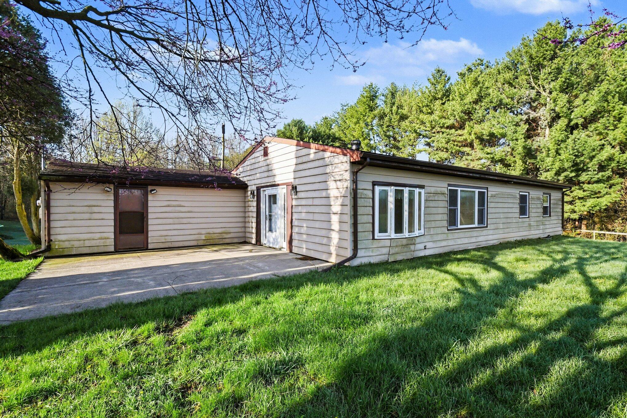 21583 Calvin Hill Street Cassopolis MI 49031