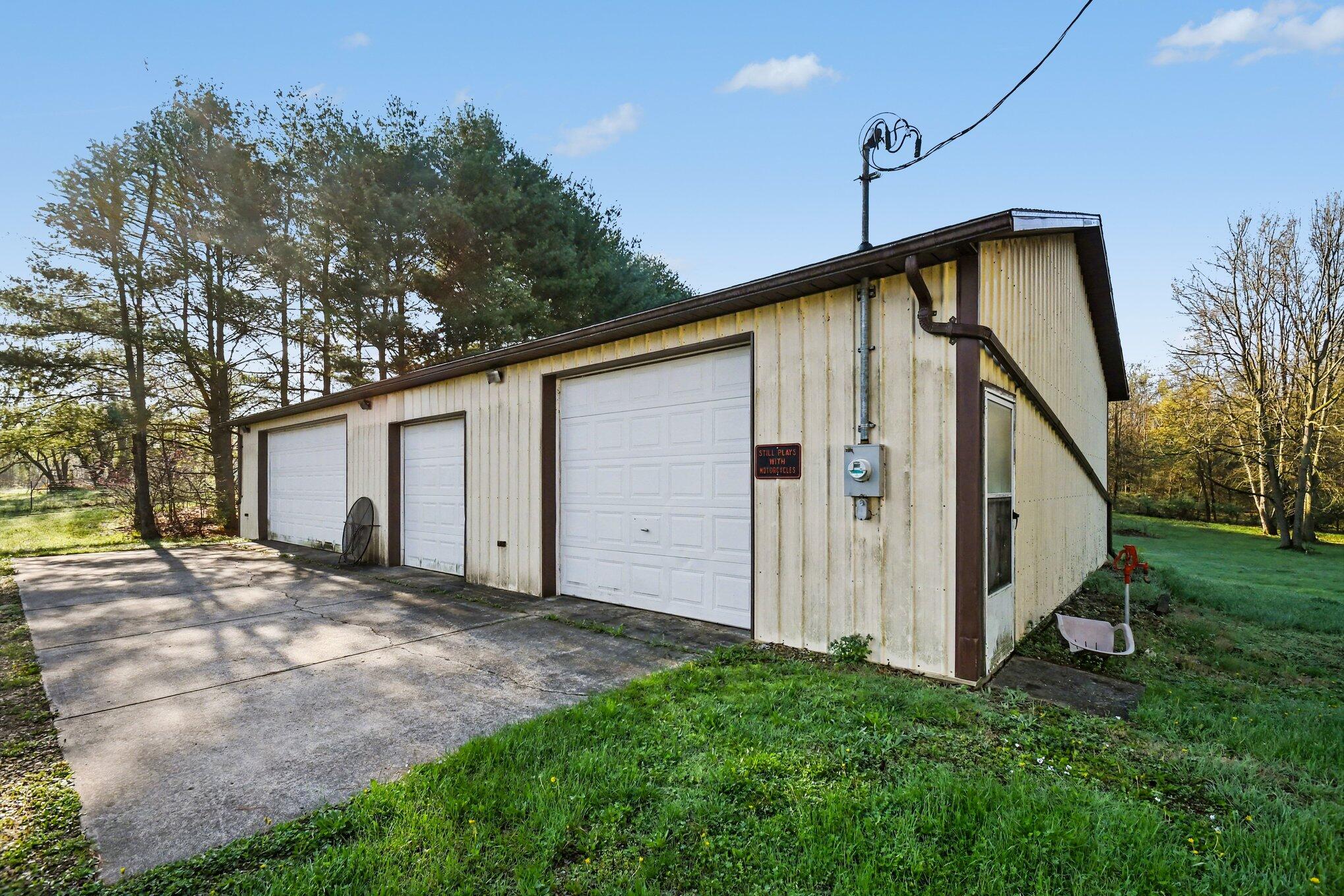 21583 Calvin Hill Street Cassopolis MI 49031