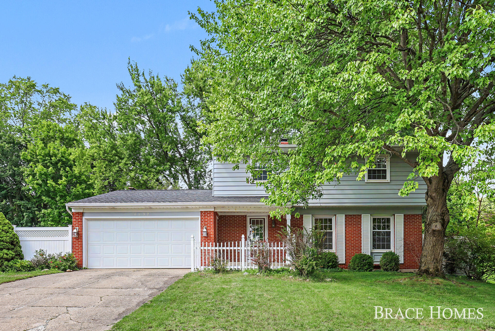 6197 Dunbarton Street SE Ada MI 49301