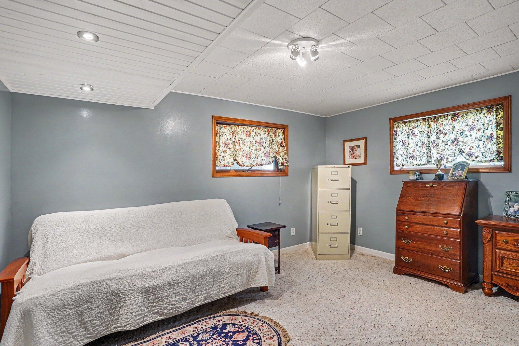 15332 Kevin Grand Haven MI 49417