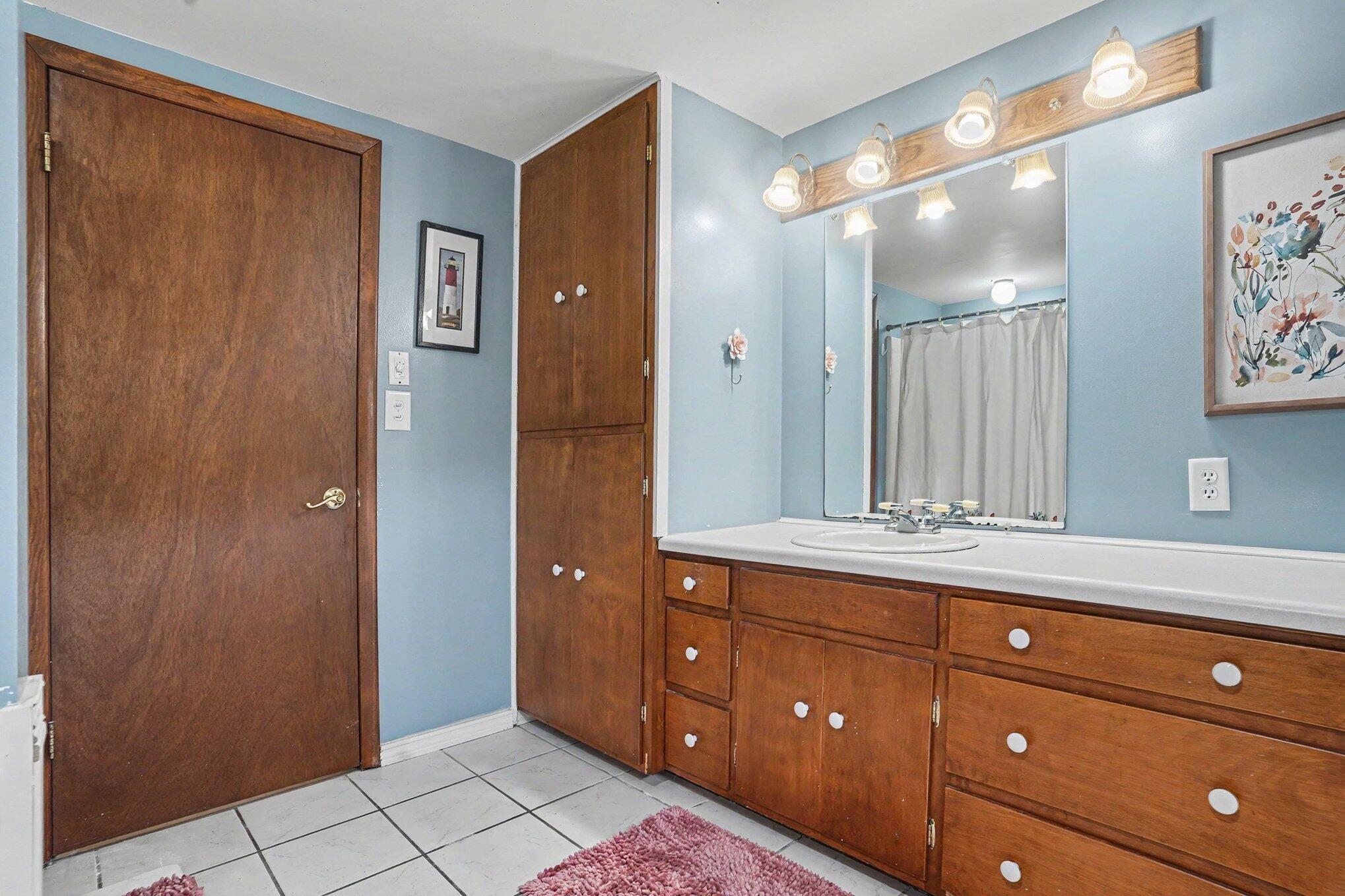 15332 Kevin Grand Haven MI 49417