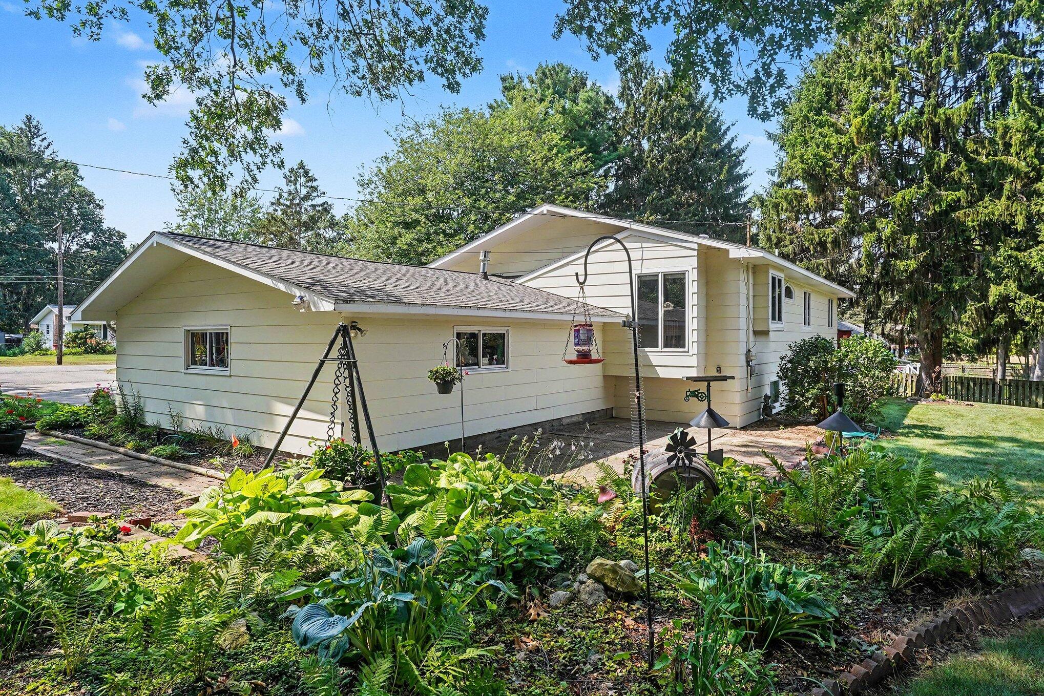 15332 Kevin Grand Haven MI 49417