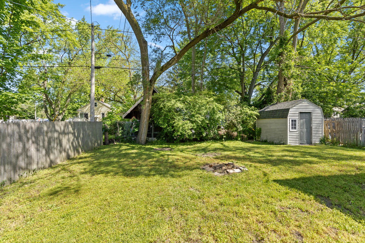 525 W 22nd Street Holland MI 49423