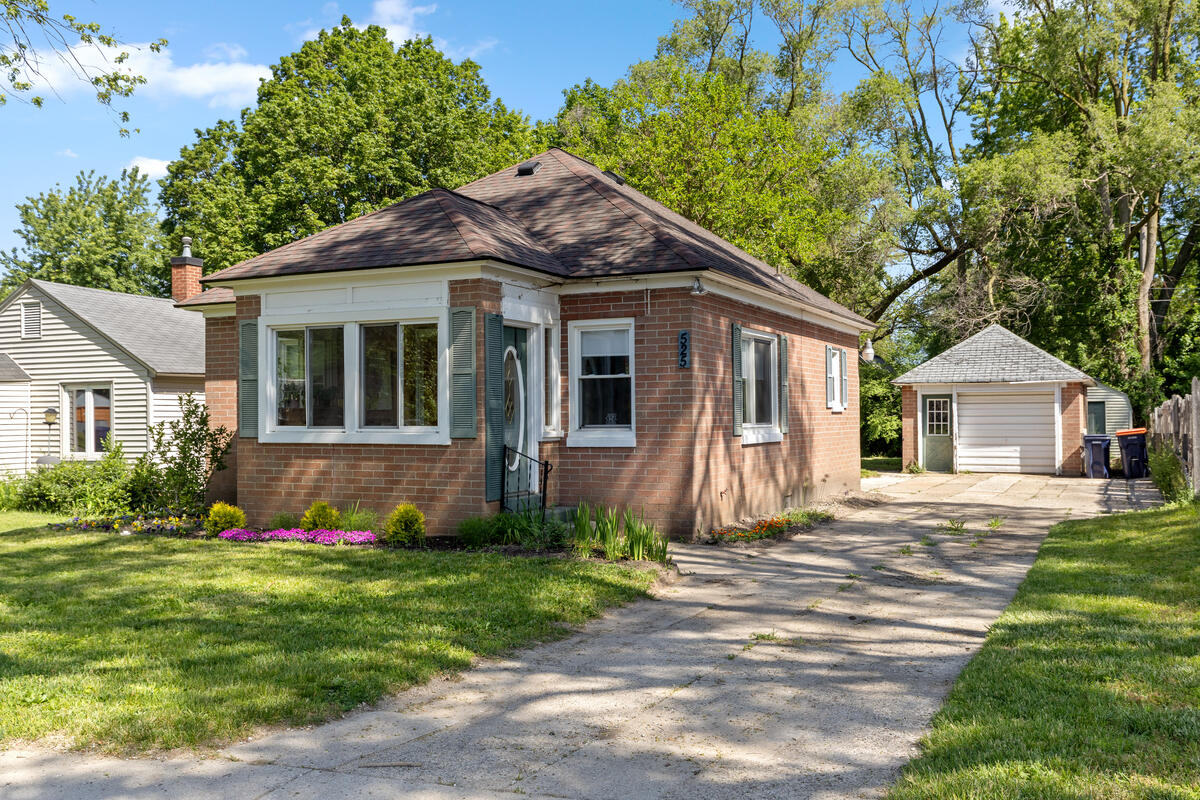 525 W 22nd Street Holland MI 49423