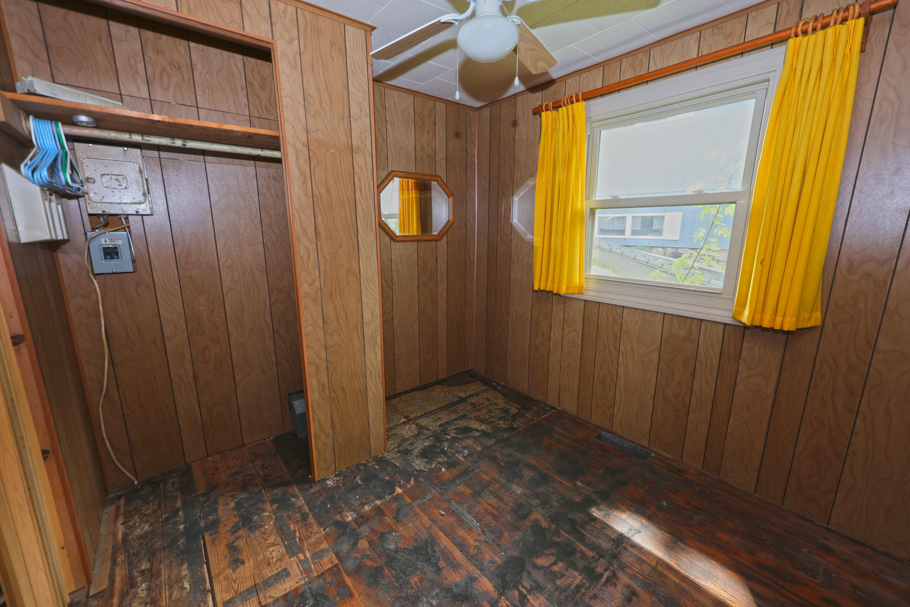 31050 Curran Beach Dowagiac MI 49047