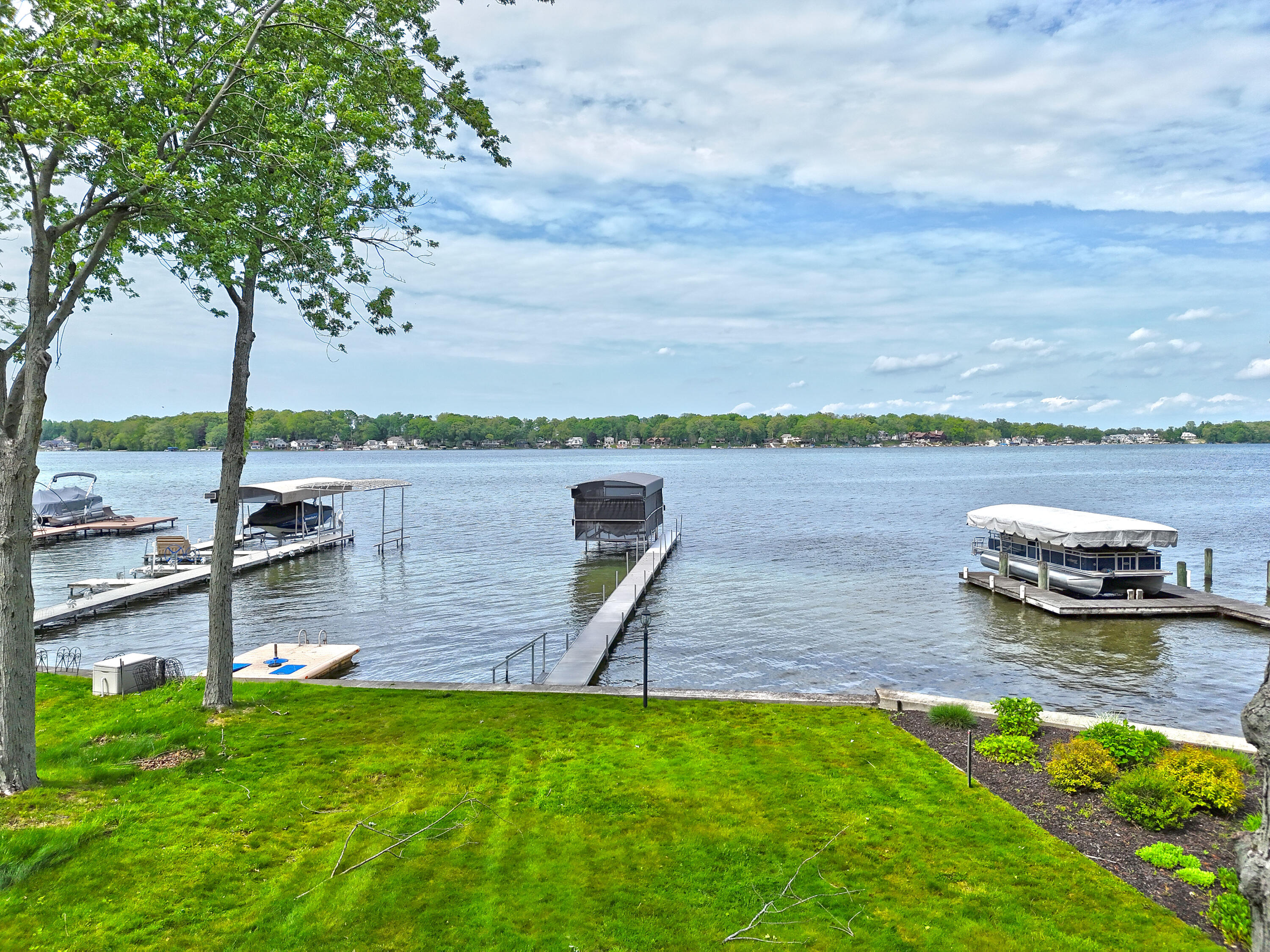 31050 Curran Beach Dowagiac MI 49047