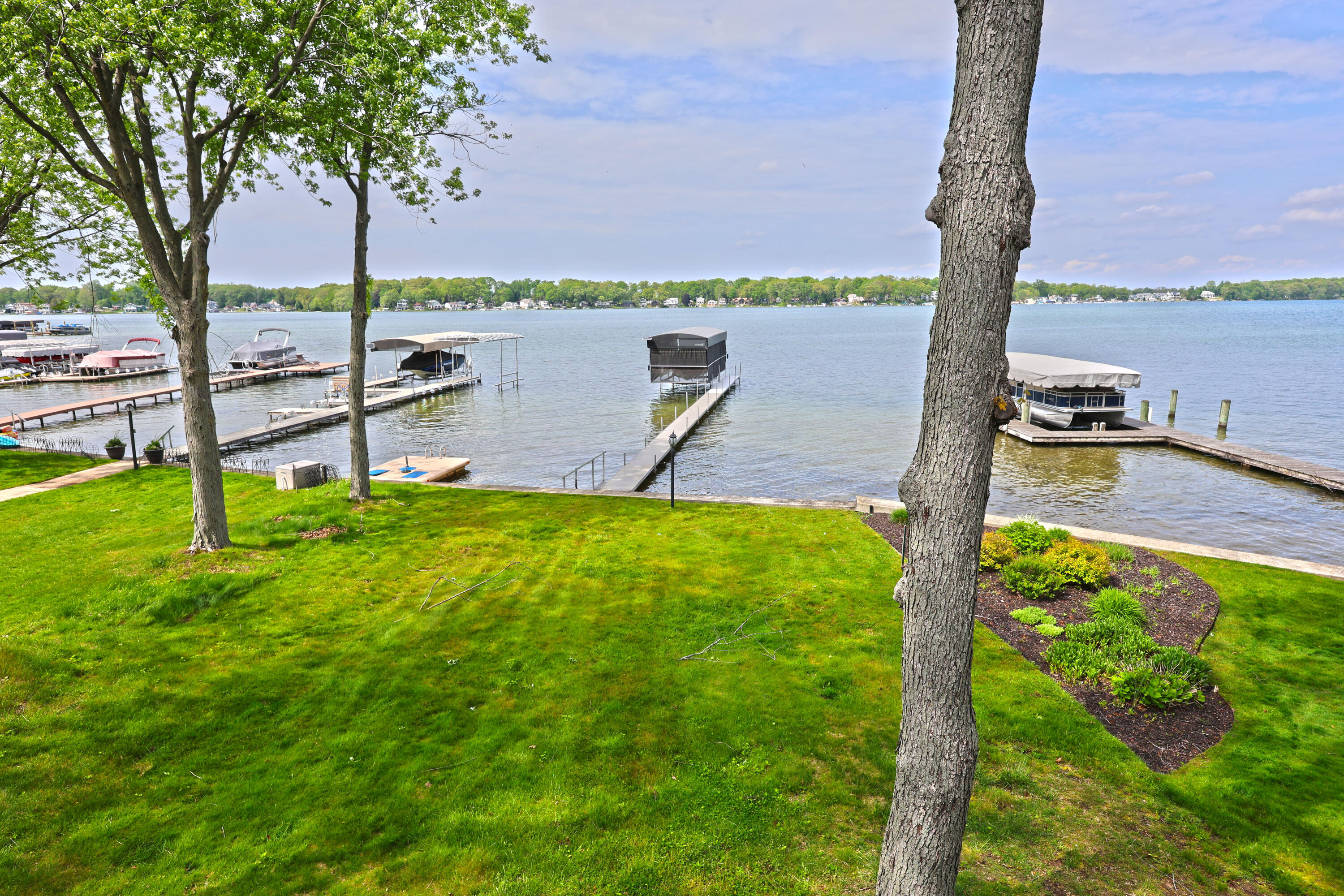 31050 Curran Beach Dowagiac MI 49047