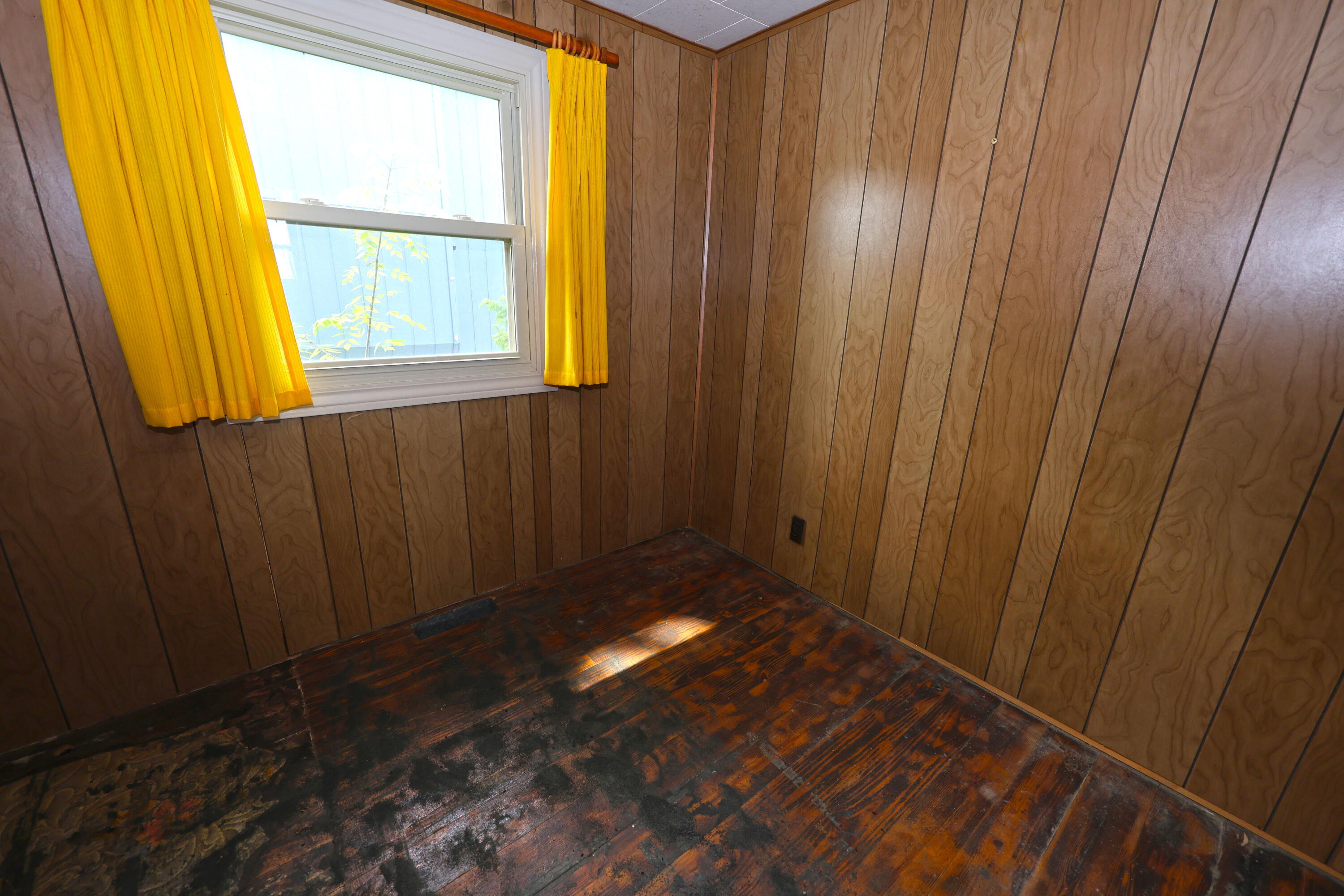 31050 Curran Beach Dowagiac MI 49047