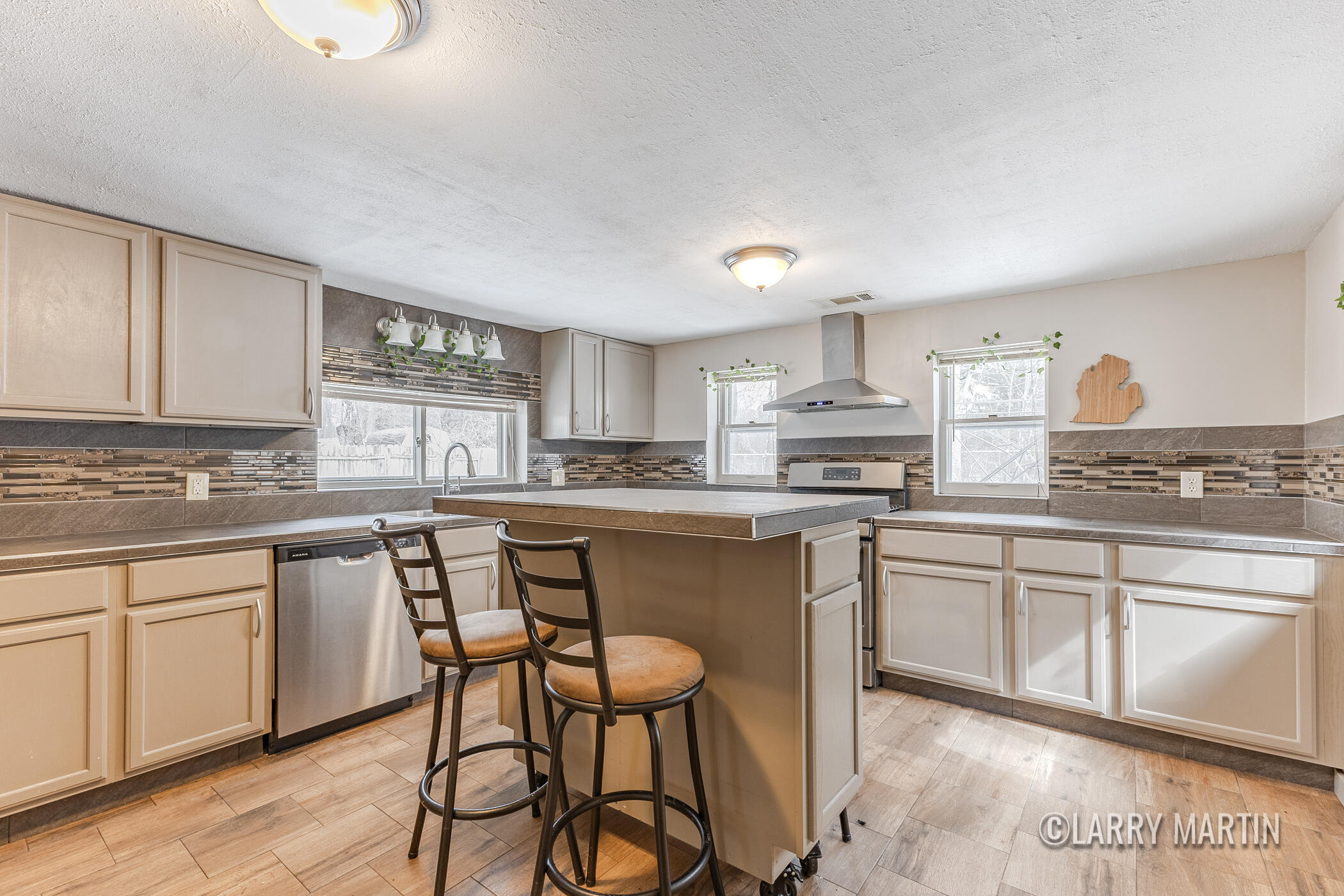2052 Woodward Street Muskegon MI 49442